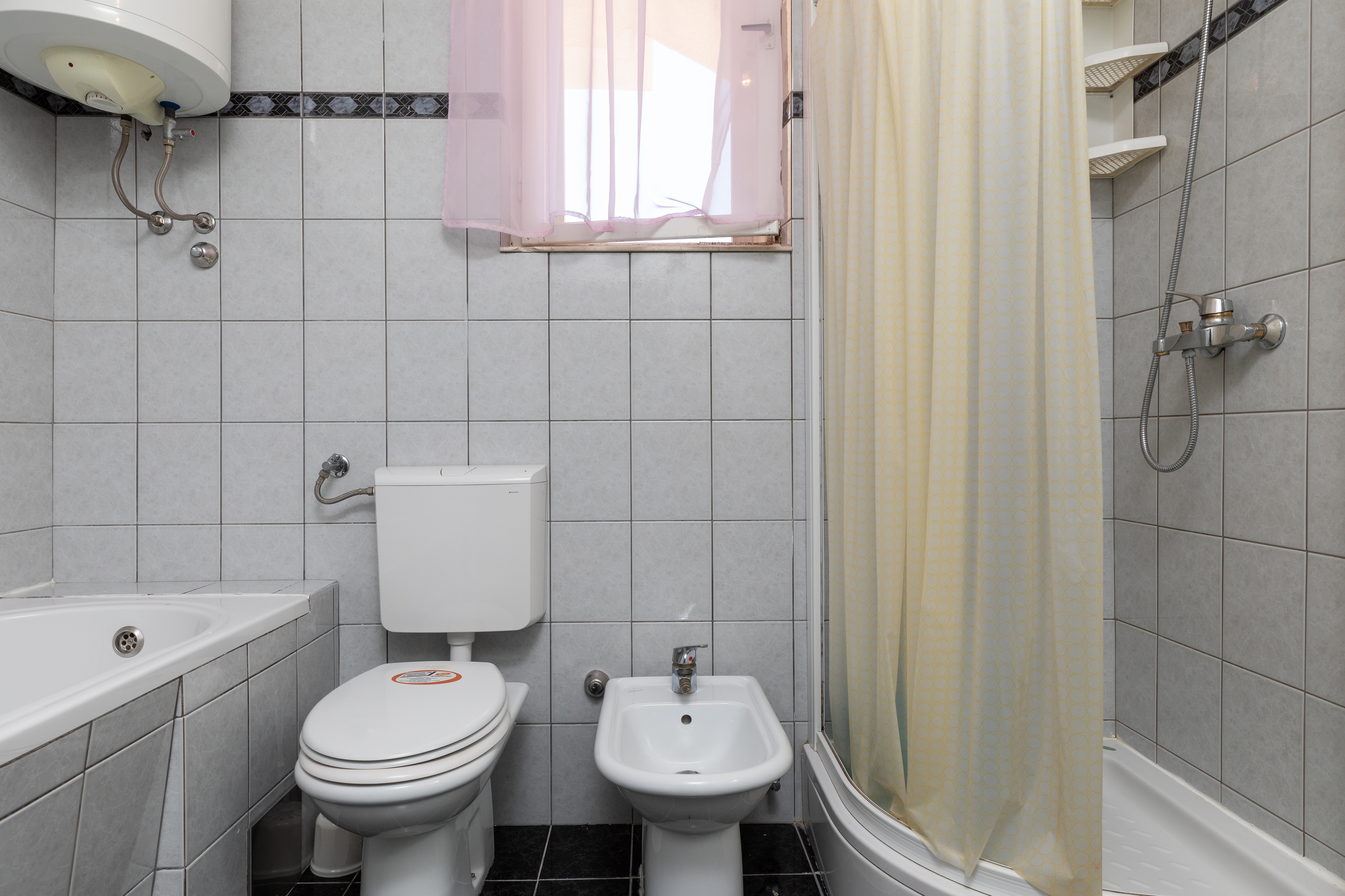 Four bedroom apartment with terrace and sea view Sumpetar, Omiš  A-a
