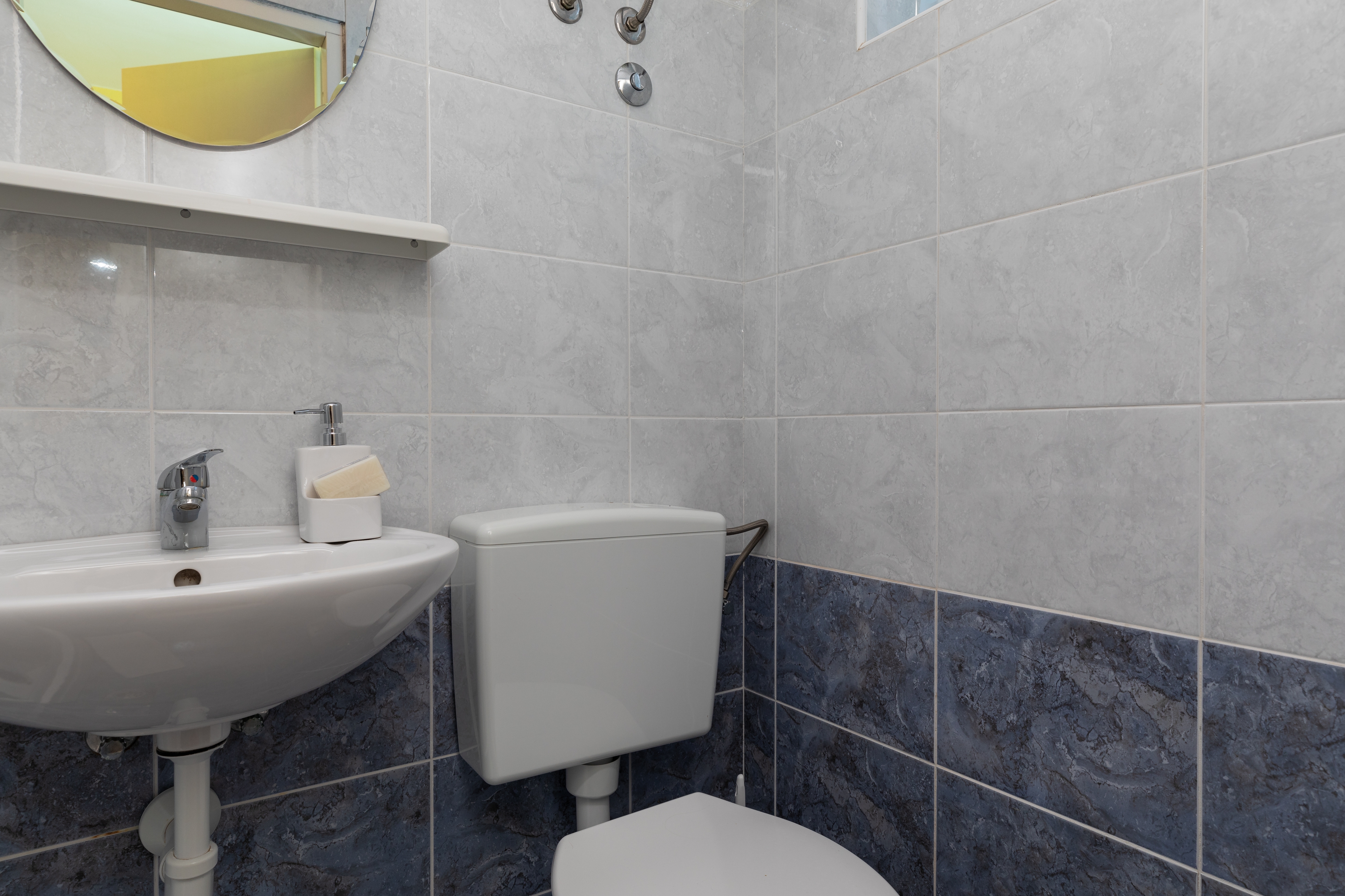 Four bedroom apartment with terrace and sea view Sumpetar, Omiš  A-a