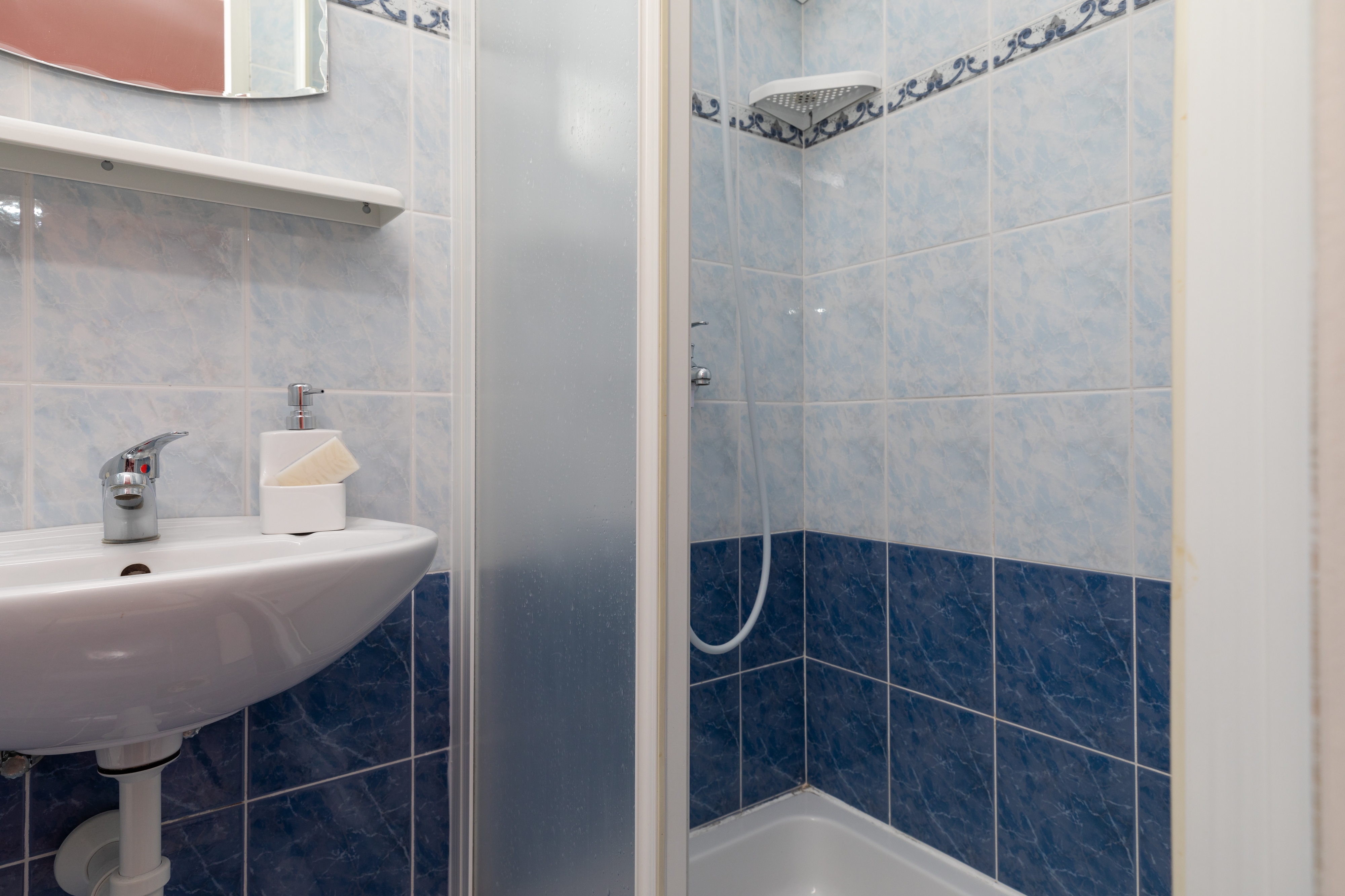 Four bedroom apartment with terrace and sea view Sumpetar, Omiš  A-a