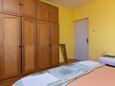 Sumpetar, Bedroom 1 in the apartment, WiFi.