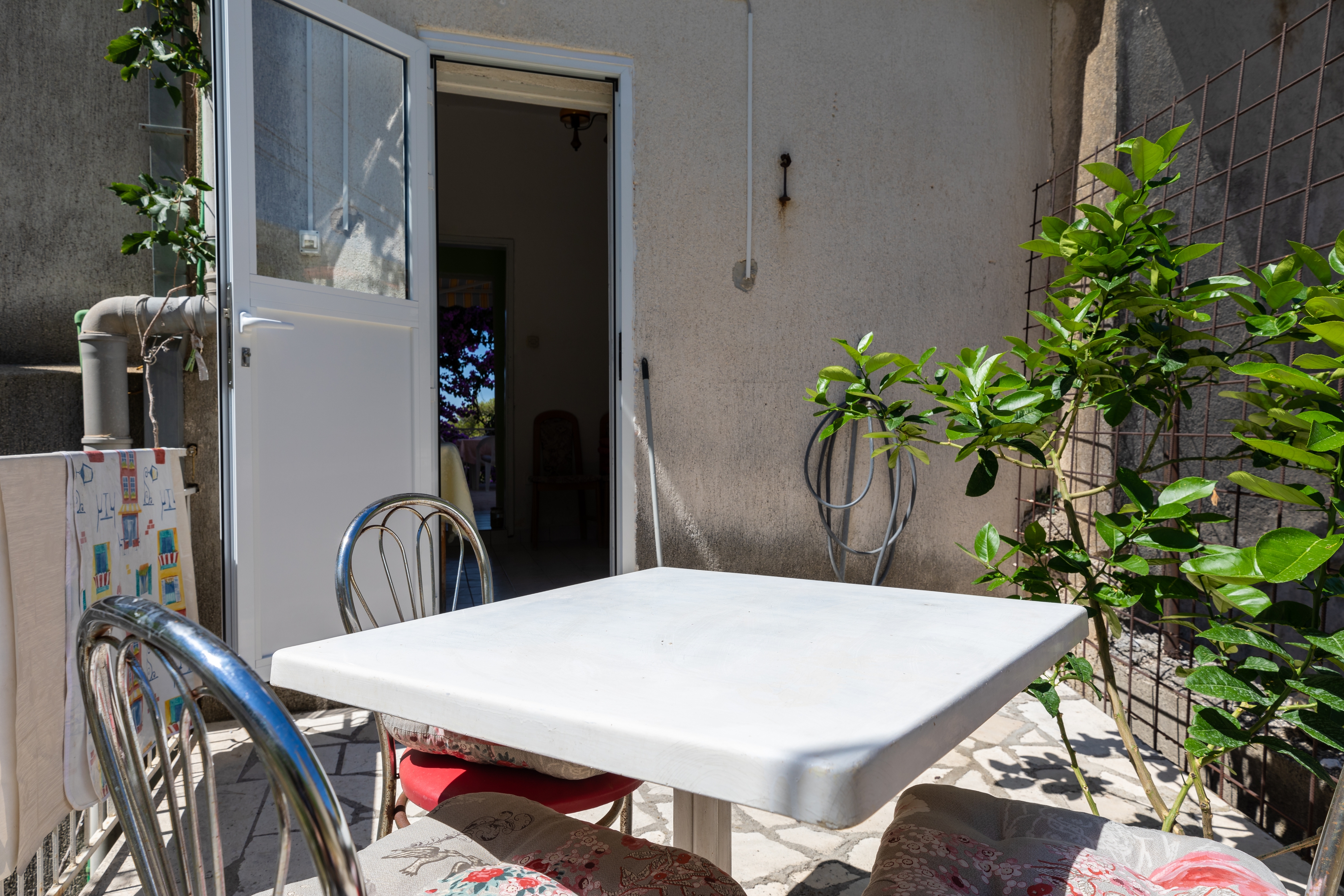 Four bedroom apartment with terrace and sea view Sumpetar, Omiš  A-a
