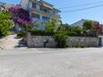 Sumpetar, Omiš, Object 9436 - Appartementen with pebble beach.