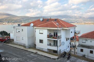 Property Mastrinka, Čiovo, Property 9447 - Apartments near sea with pebble beach.