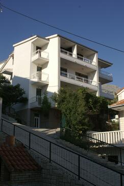 Duće, Omiš, Hébergement 945 - Appartement à proximité de la mer avec une plage de sables.