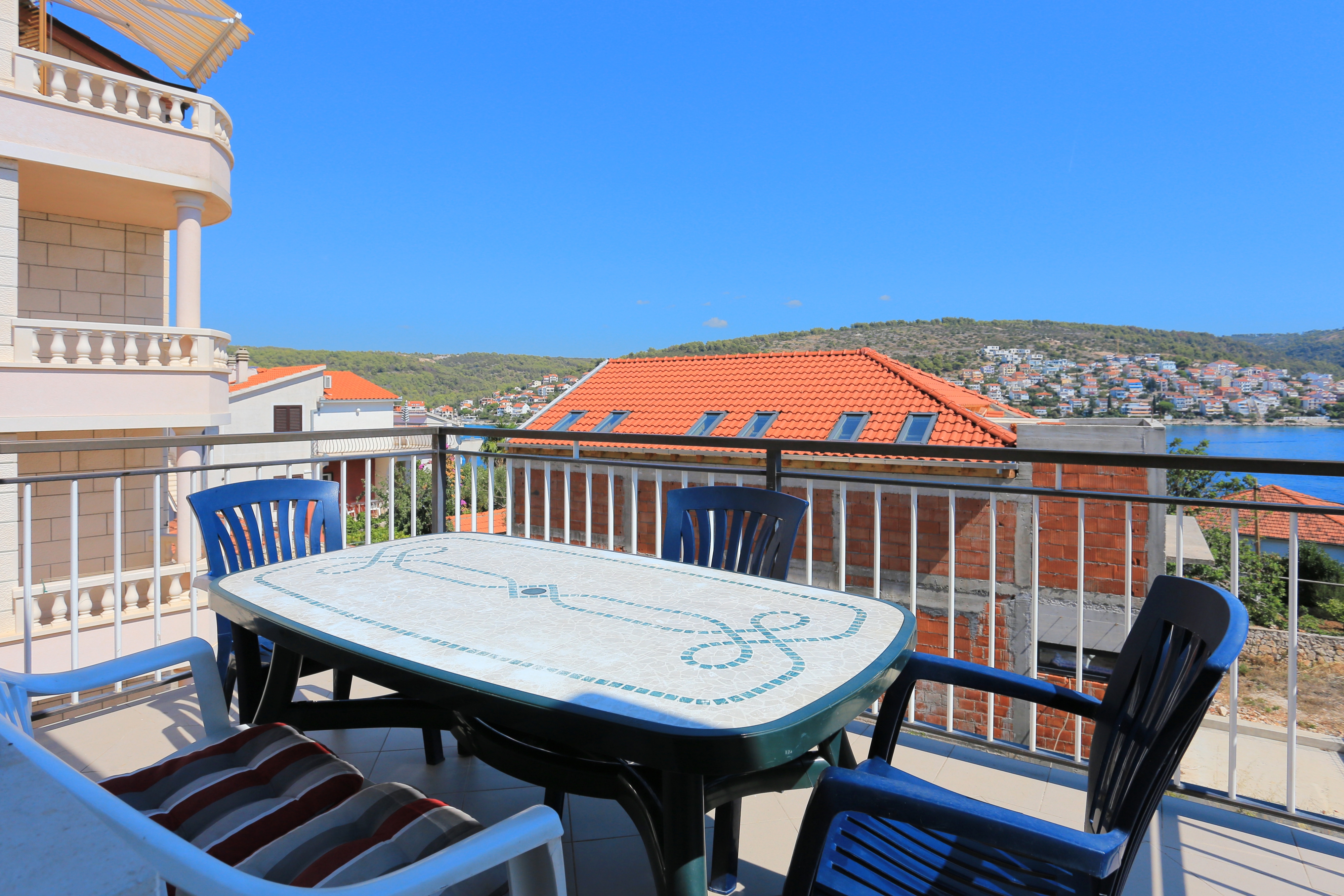 One bedroom apartment with terrace and sea view Bušinci, Čiovo  A-a