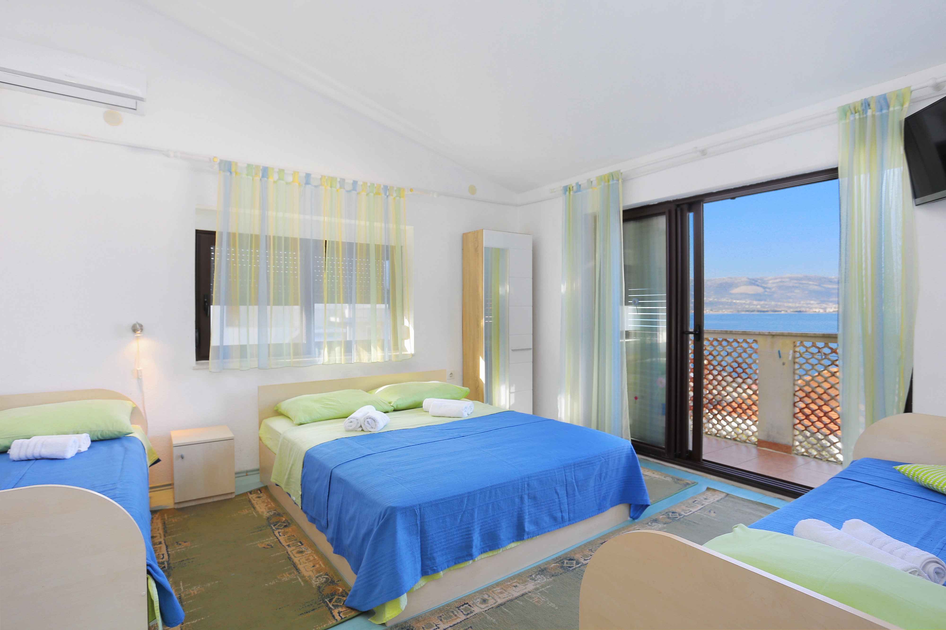 Studio flat with balcony and sea view Slatine, Čiovo (AS-9453-a) Studio flat with balcony and sea view Slatine, Čiovo (AS-9453-a)