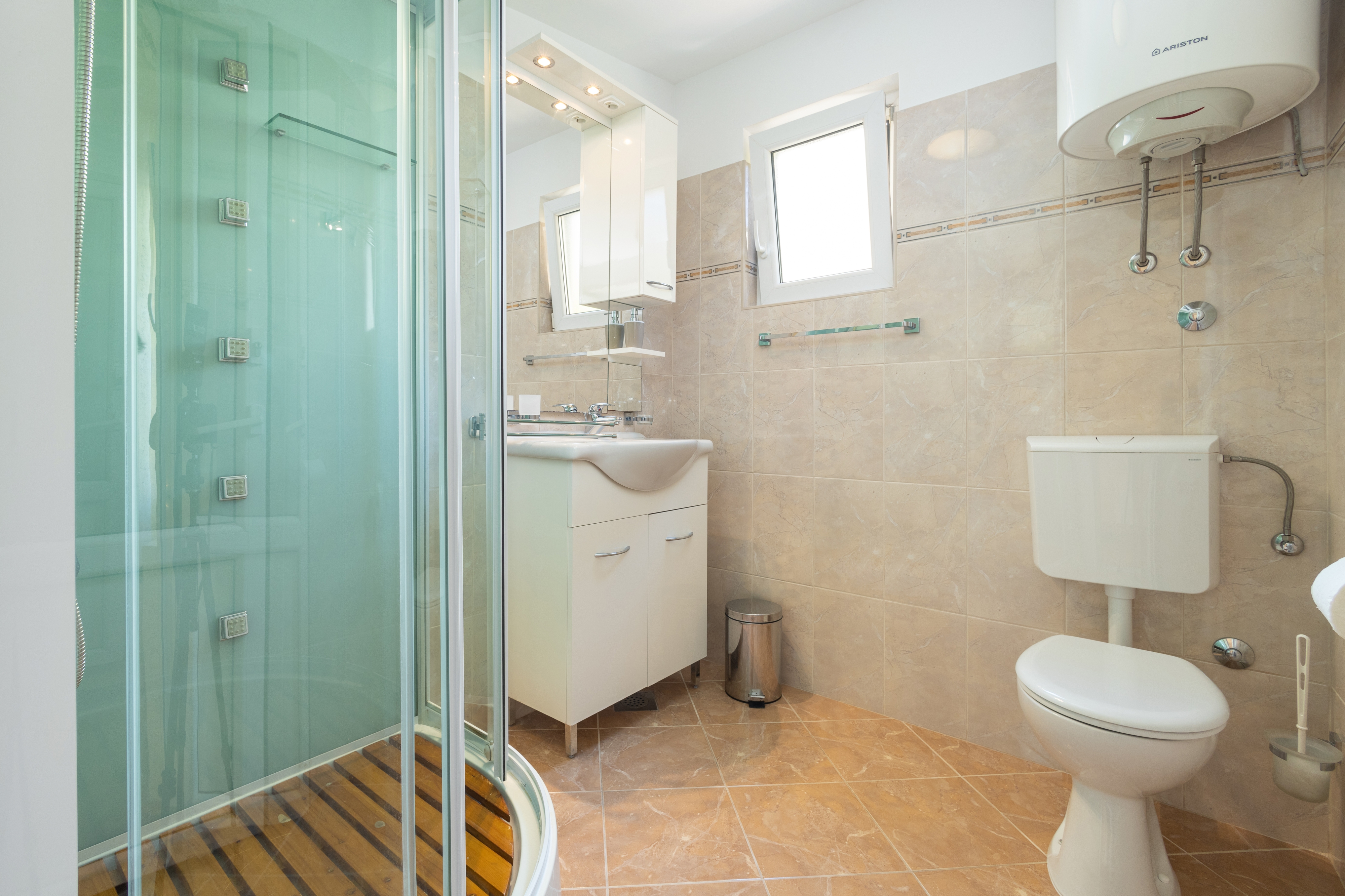 Three bedroom apartment with terrace and sea view Duće, Omiš  A-a