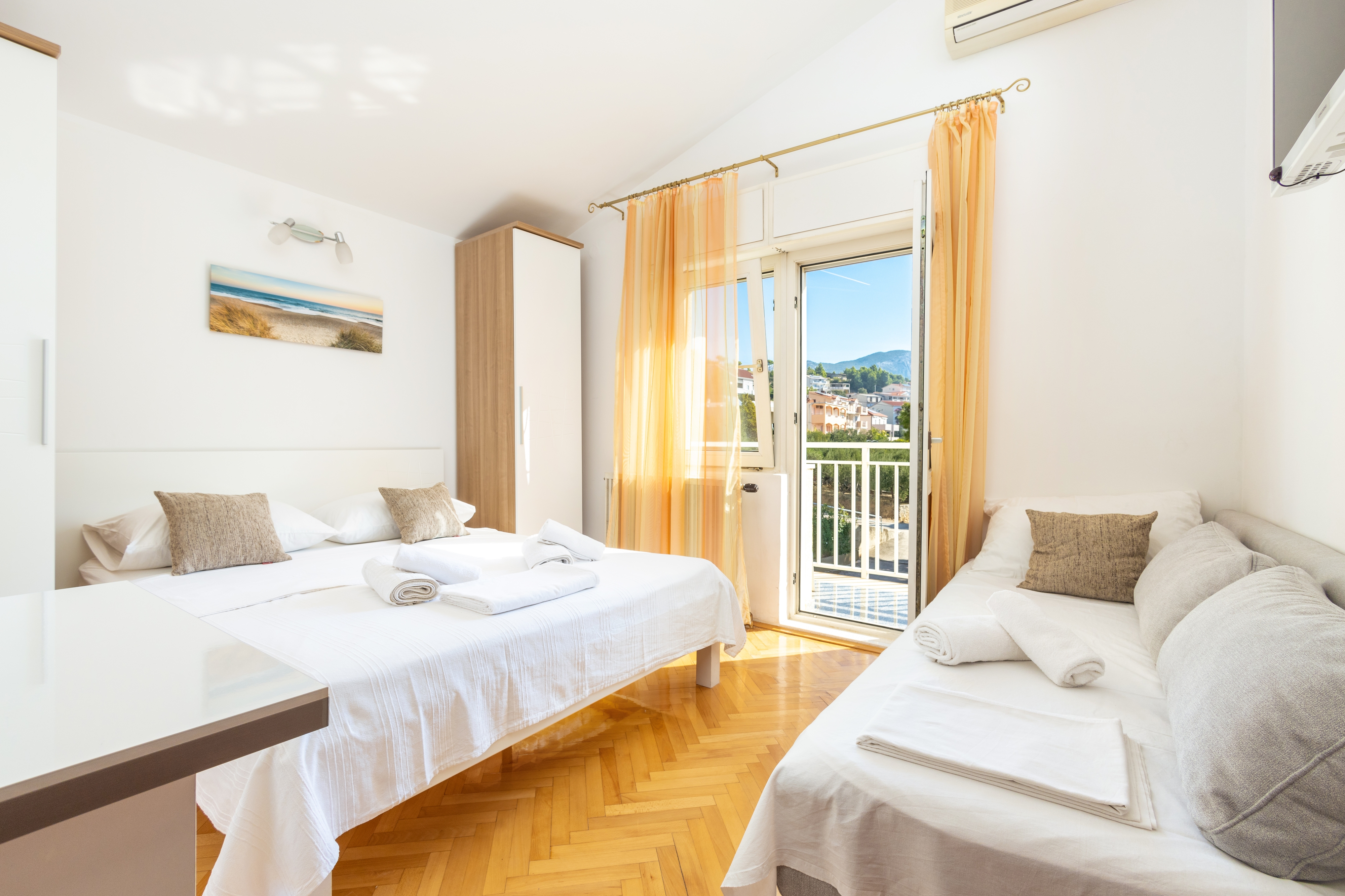 Three bedroom apartment with terrace and sea view Duće, Omiš  A-a