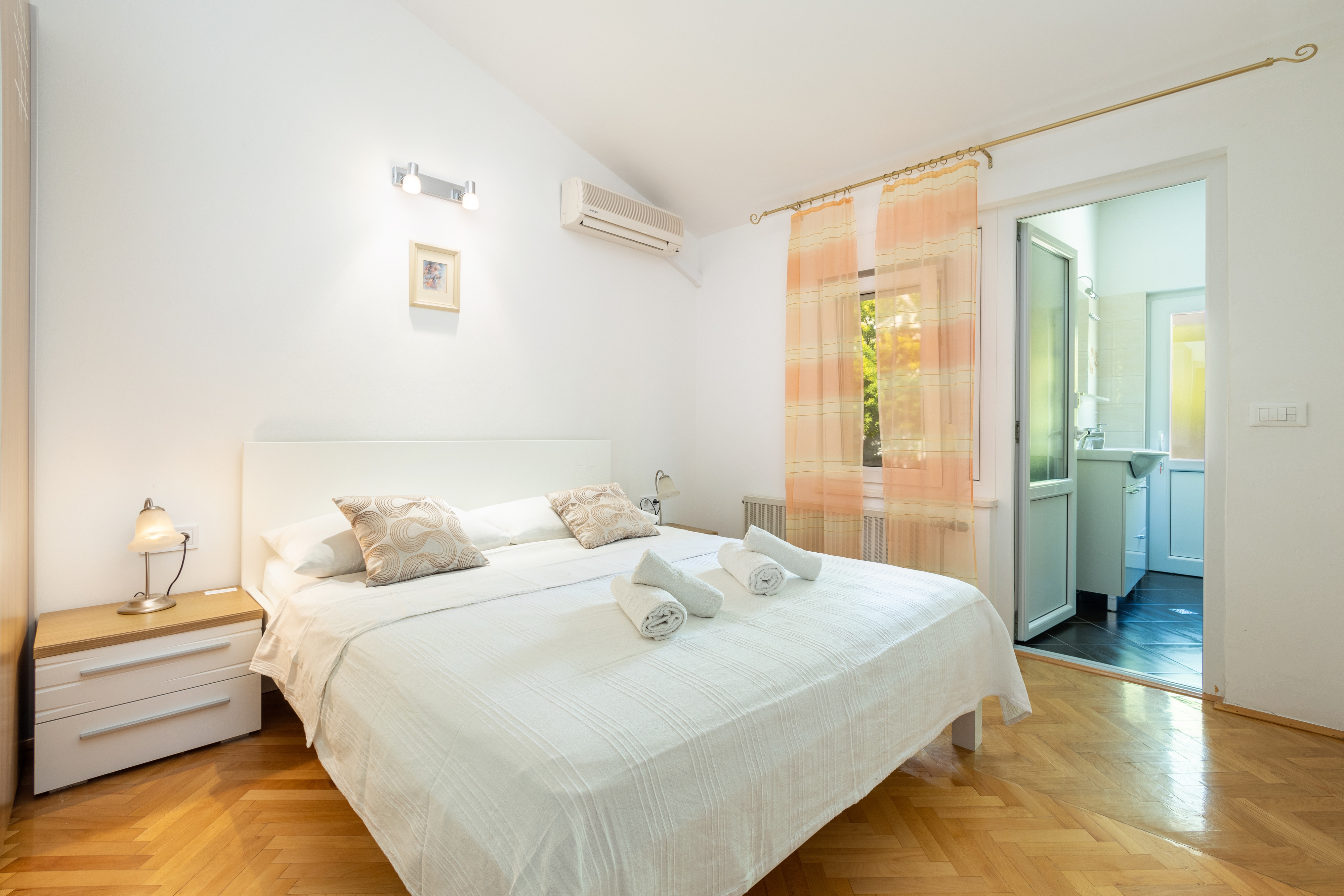 Three bedroom apartment with terrace and sea view Duće, Omiš  A-a