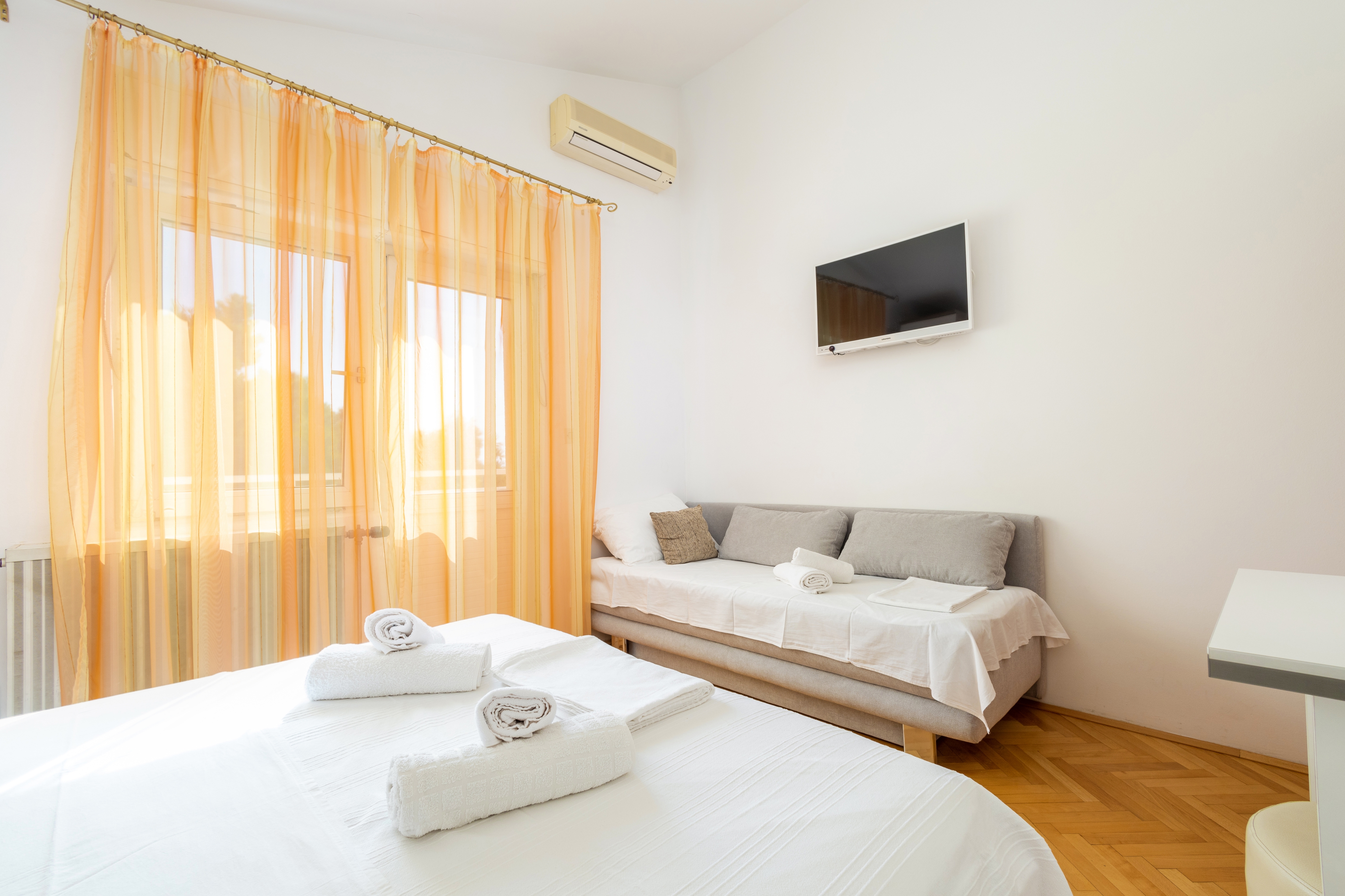 Three bedroom apartment with terrace and sea view Duće, Omiš  A-a