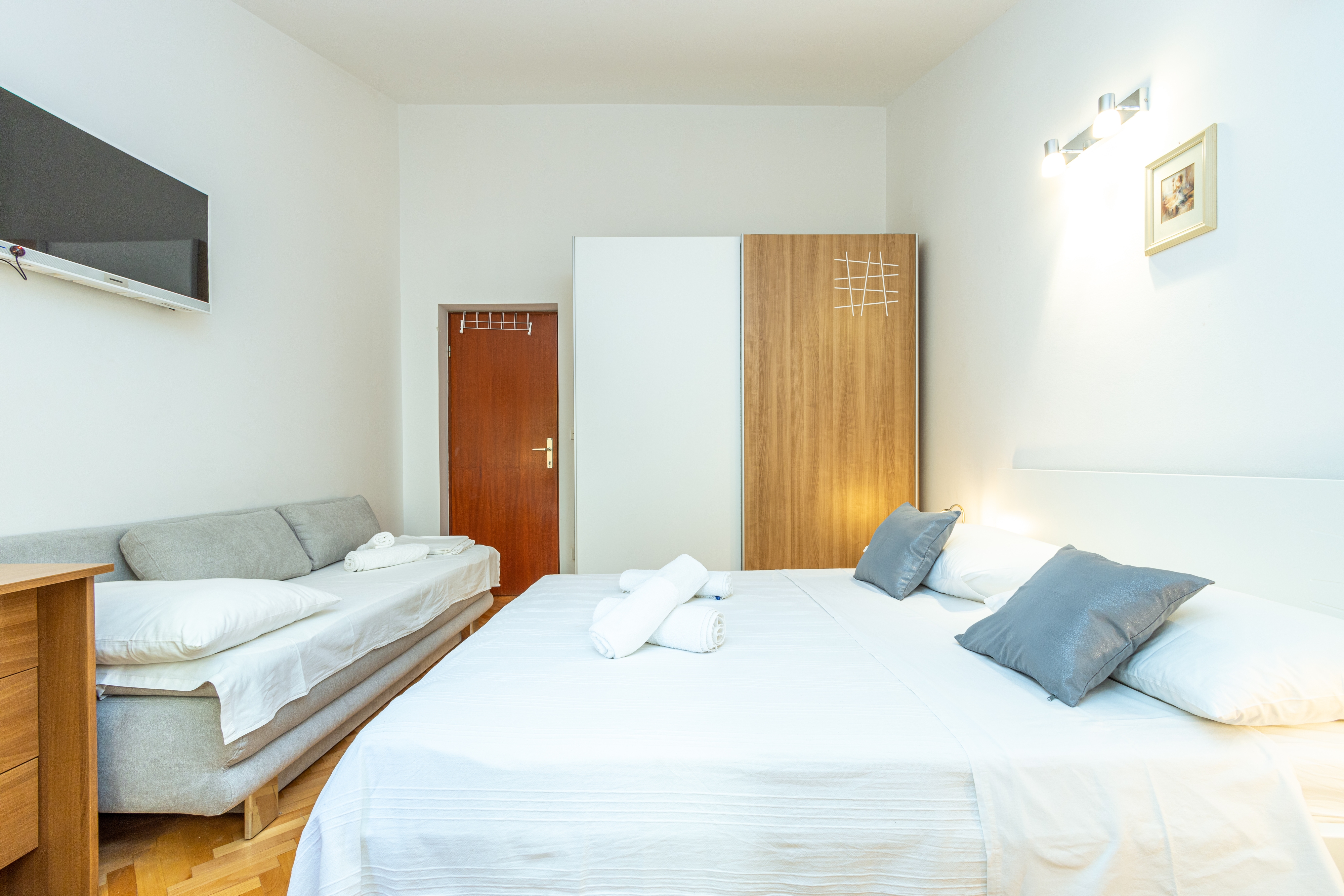 Three bedroom apartment with terrace and sea view Duće, Omiš  A-a