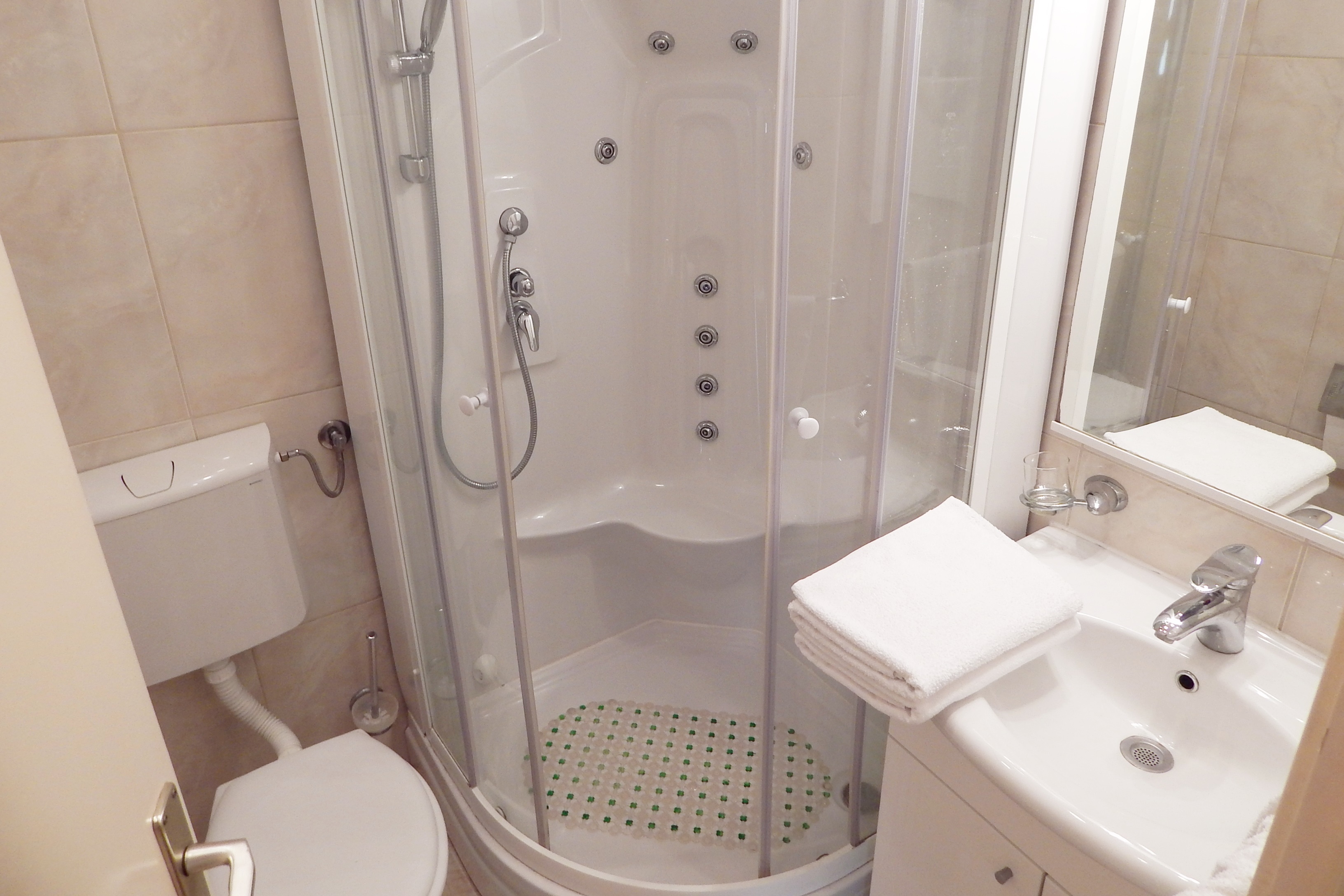 Two bedroom apartment with balcony and sea view Duće, Omiš  A-b