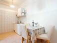 Dining room Duće, Dining room in the studio-apartment, WiFi.