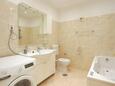 Bathroom Duće, Bathroom in the studio-apartment, WiFi.