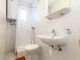 Ванная комната 1 Podstrana, Ванная комната 1 в размещении типа apartment, Домашние животные допускаются и WiFi.