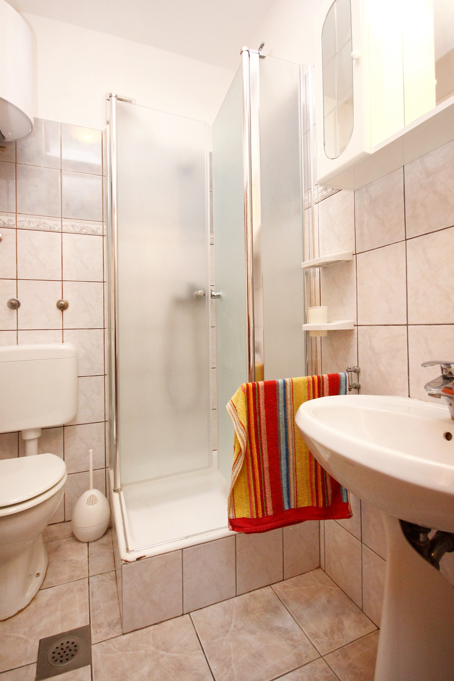 Two bedroom apartment near beach Sevid, Trogir  A-a