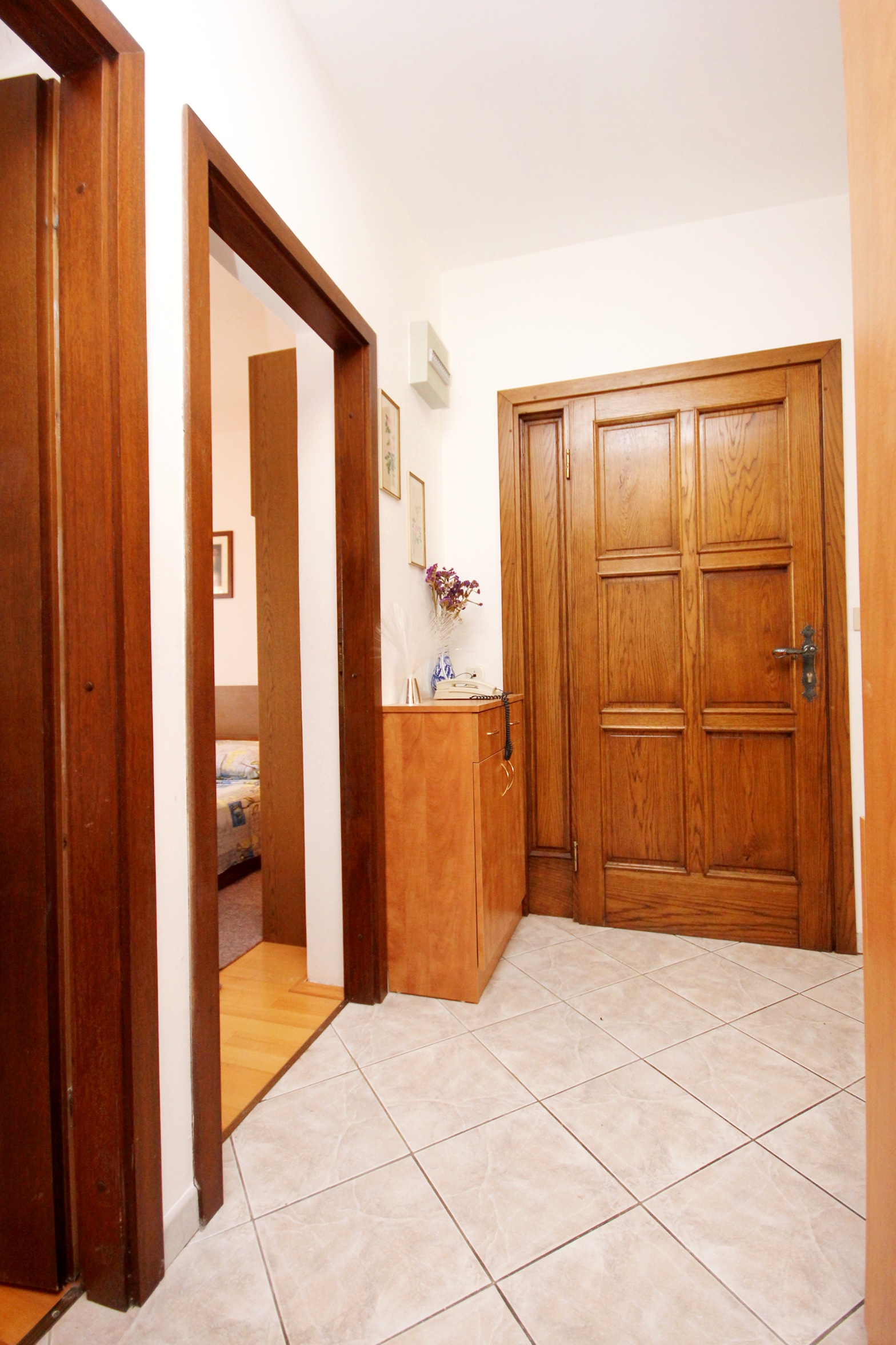 Two bedroom apartment near beach Sevid, Trogir  A-a
