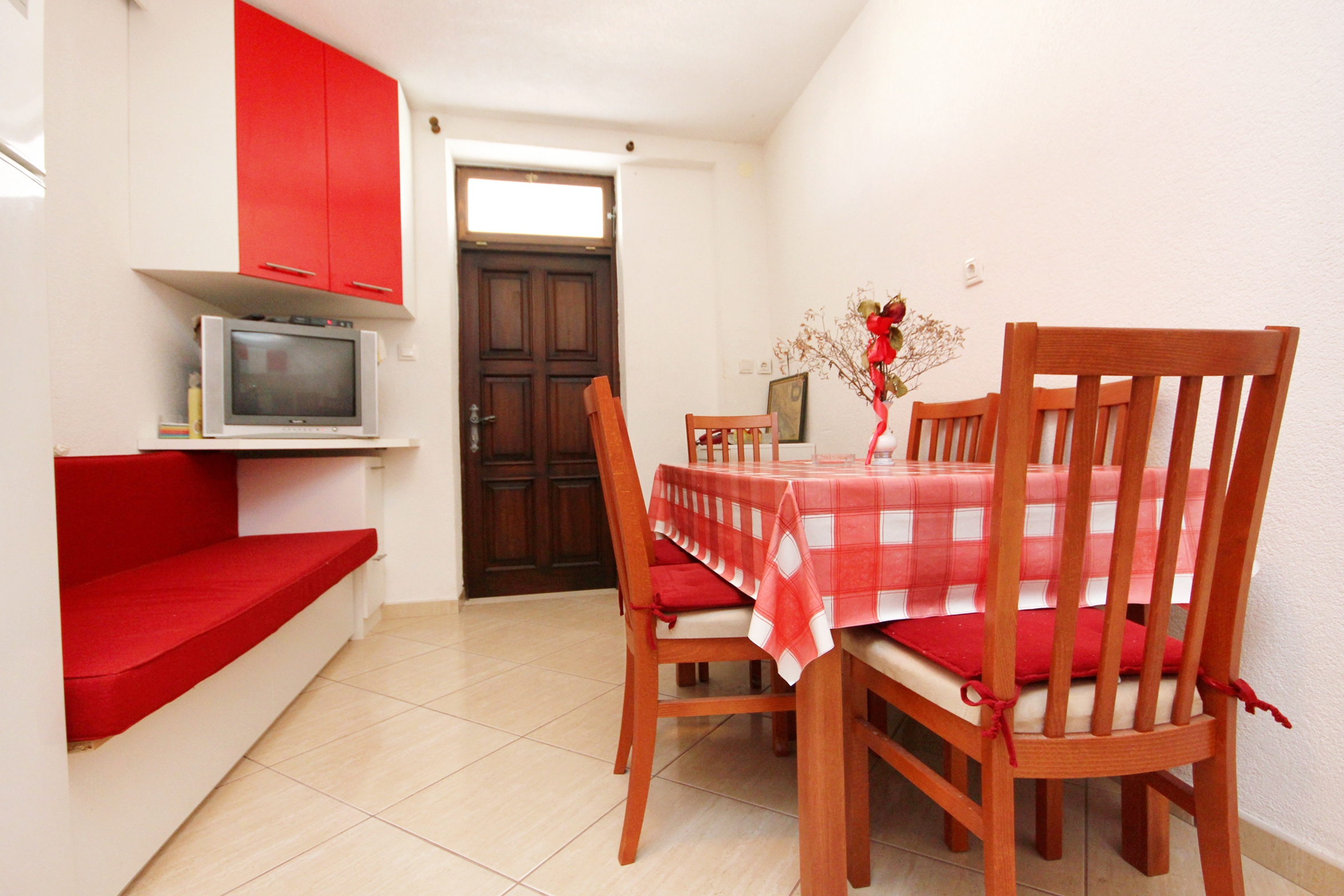 Two bedroom apartment near beach Sevid, Trogir (A-9468-b) Two bedroom apartment near beach Sevid, Trogir (A-9468-b)