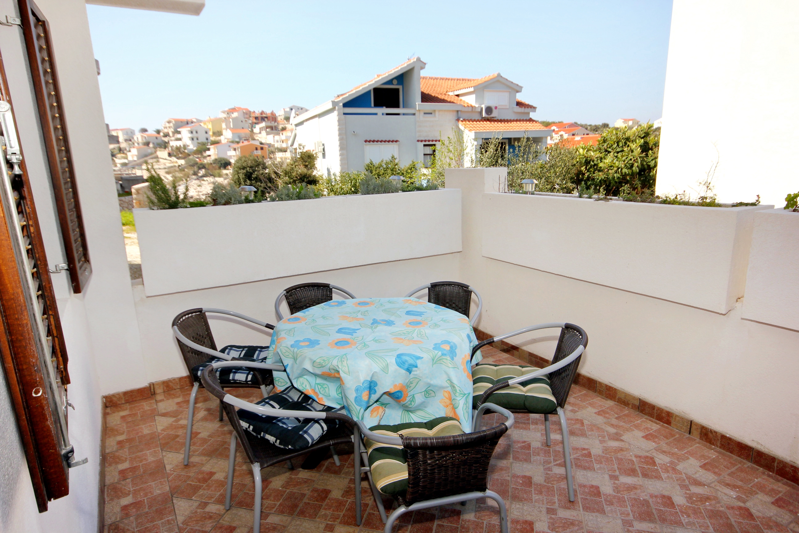 Two bedroom apartment near beach Sevid, Trogir (A-9468-b) Two bedroom apartment near beach Sevid, Trogir (A-9468-b)