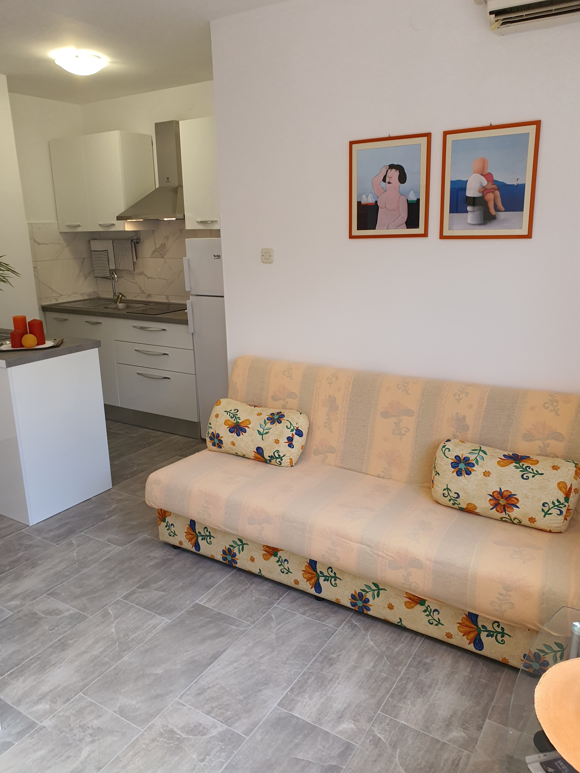 Two bedroom apartment with terrace Okrug Gornji, Čiovo (A-9469-b) Two bedroom apartment with terrace Okrug Gornji, Čiovo (A-9469-b)