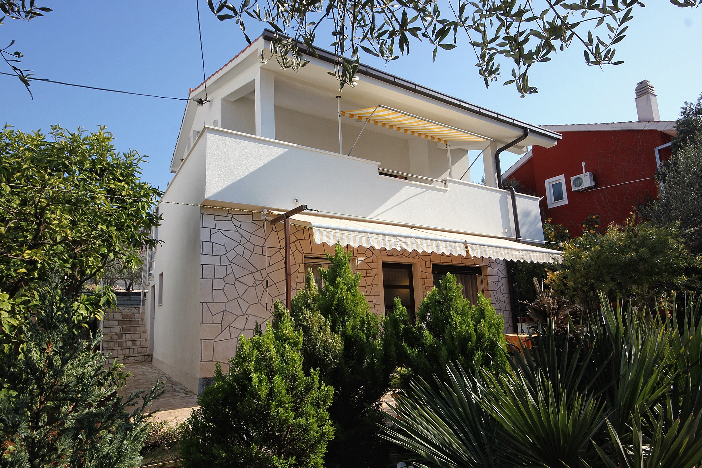 Two bedroom apartment with terrace Okrug Gornji, Čiovo (A-9469-c)