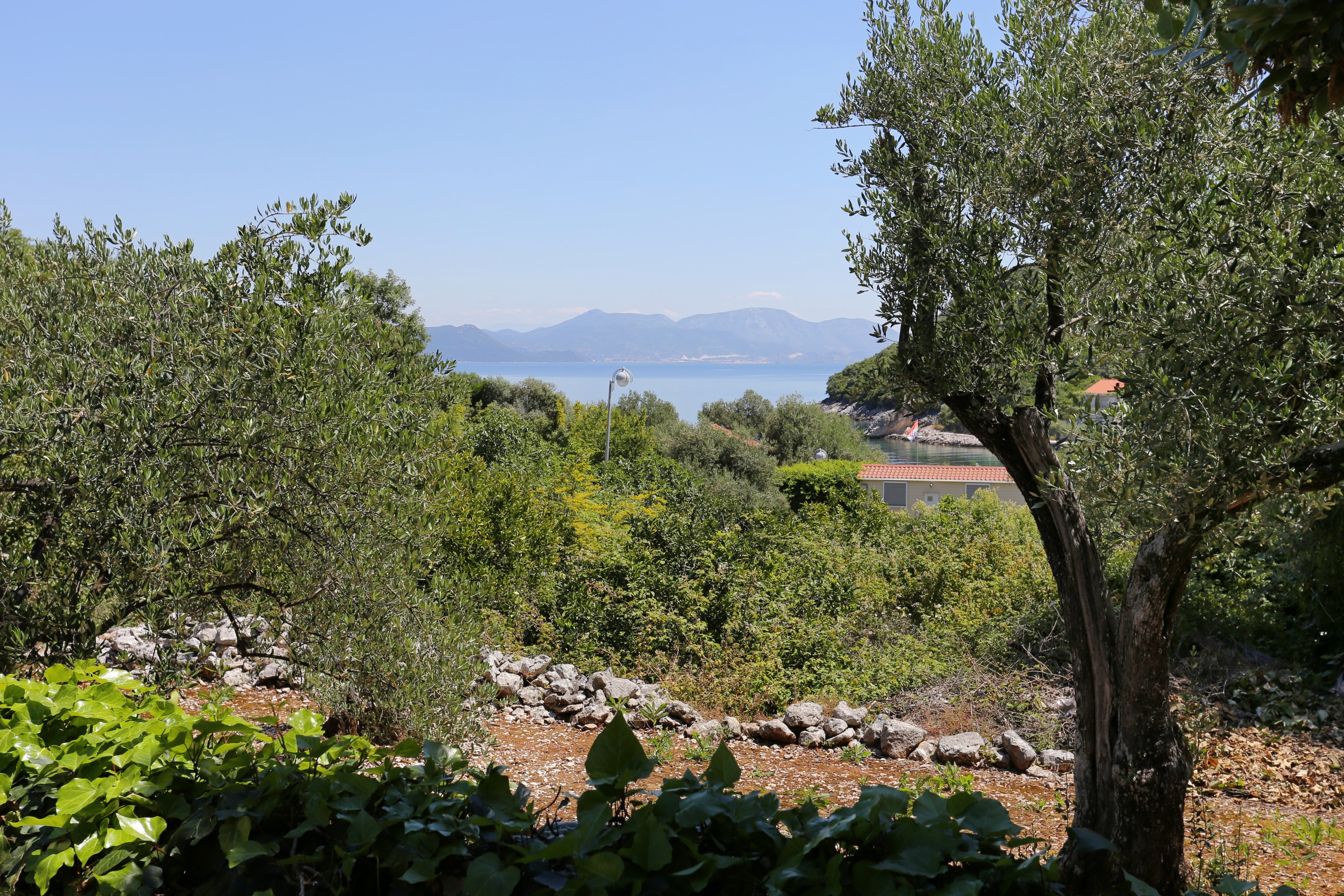 Two bedroom house with terrace and sea view Cove Velika Prapratna, Pelješac  K