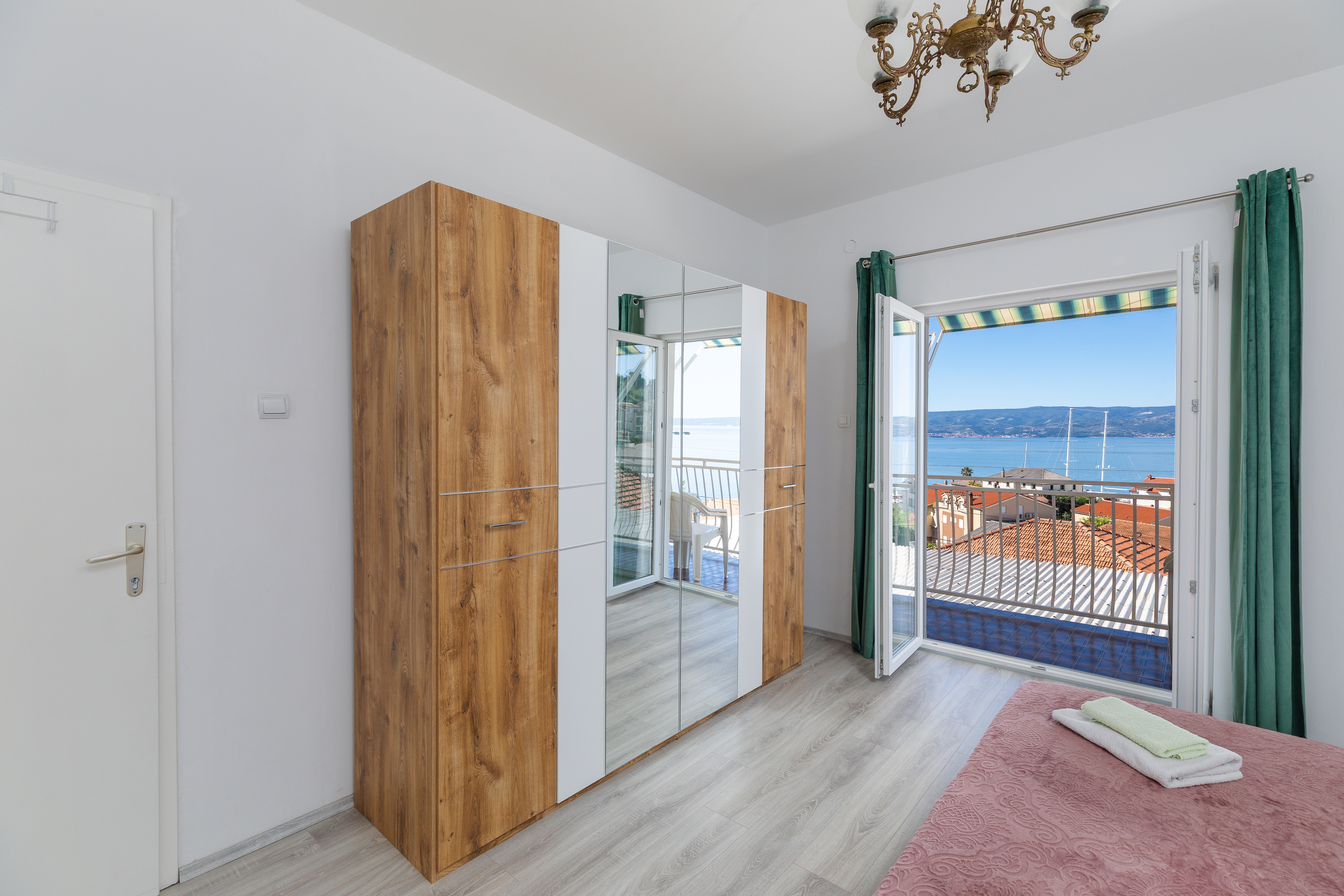 Three bedroom apartment with balcony and sea view Sumpetar, Omiš (A-950-a) Three bedroom apartment with balcony and sea view Sumpetar, Omiš (A-950-a)