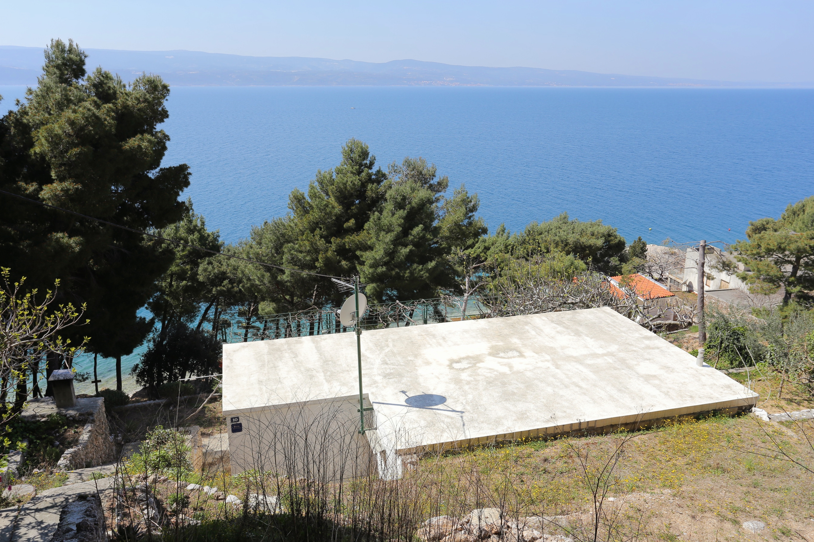 Dvosobna hiša S teraso in pogledom na morje Nemira, Omiš  K