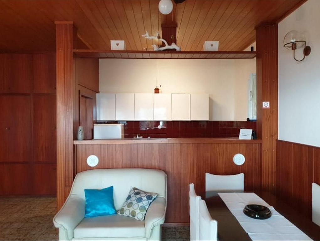 Two bedroom house with terrace and sea view Nemira, Omiš  K