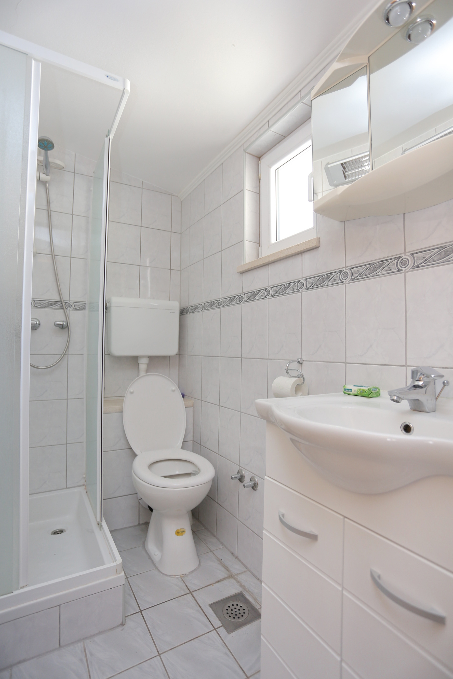 Three bedroom apartment with terrace and sea view Makarska  A-a