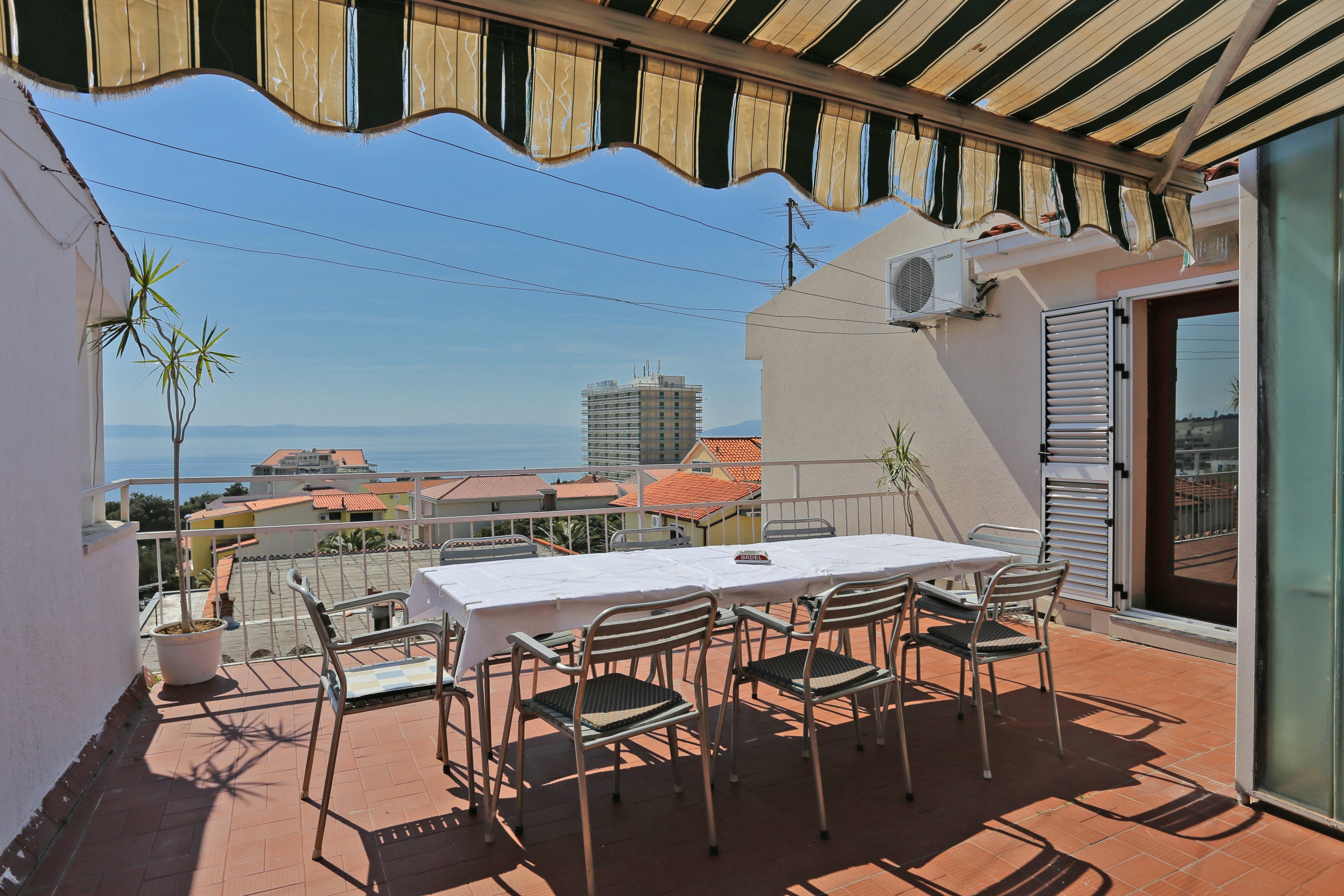 Three bedroom apartment with terrace and sea view Makarska (A-9506-a) Three bedroom apartment with terrace and sea view Makarska (A-9506-a)