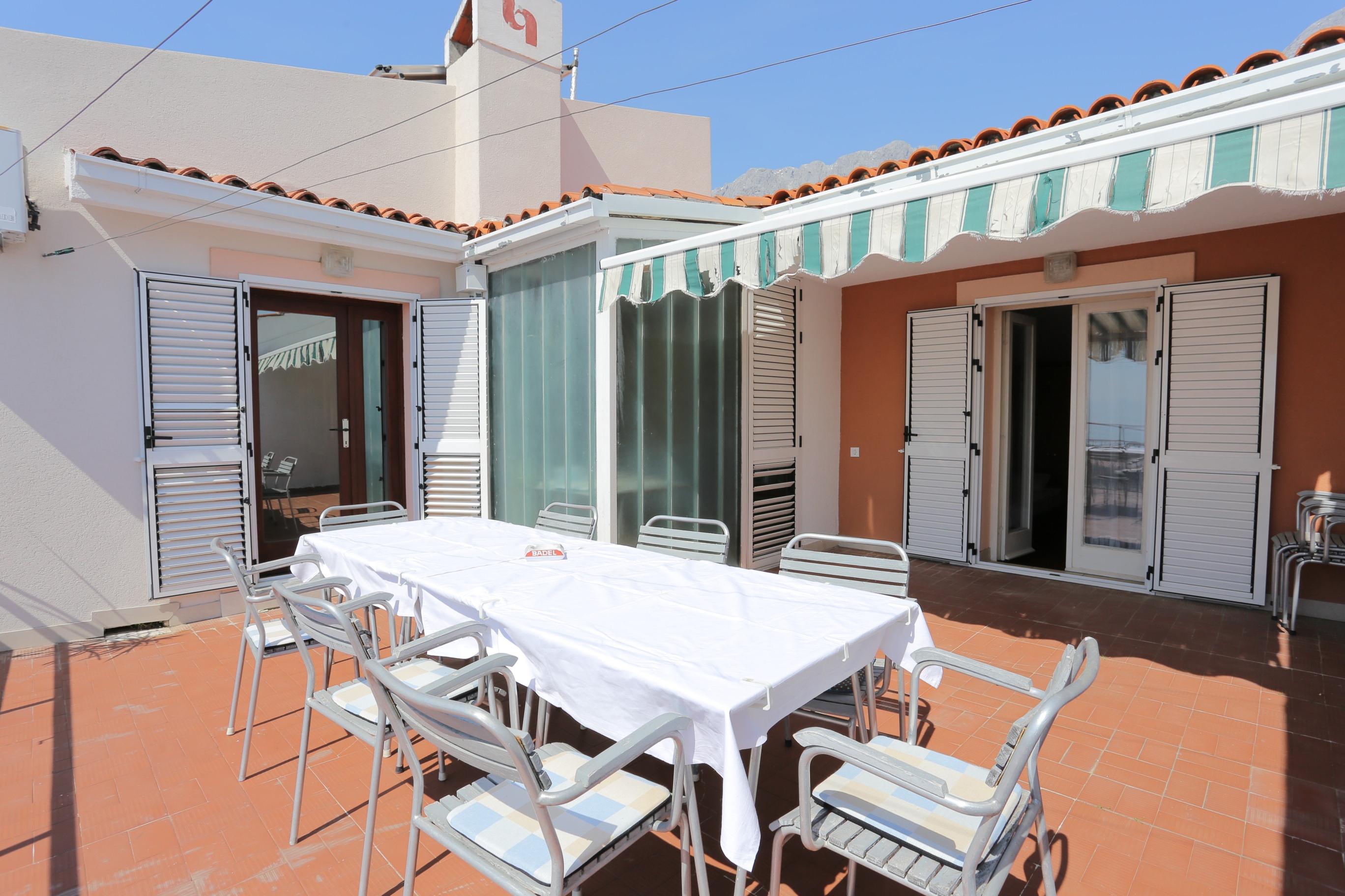 Three bedroom apartment with terrace and sea view Makarska  A-a
