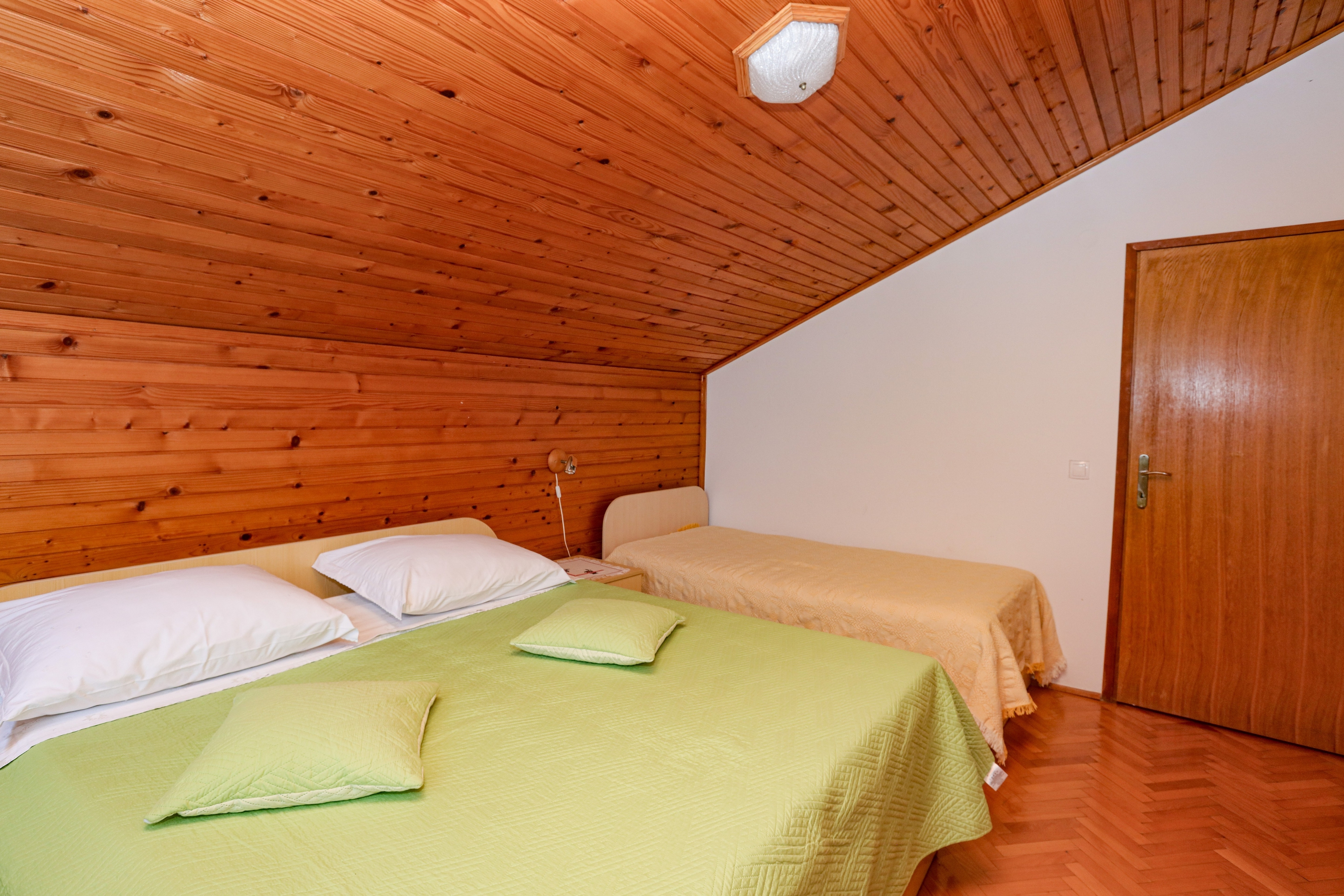 One bedroom apartment near beach Žaborić, Šibenik  A-a