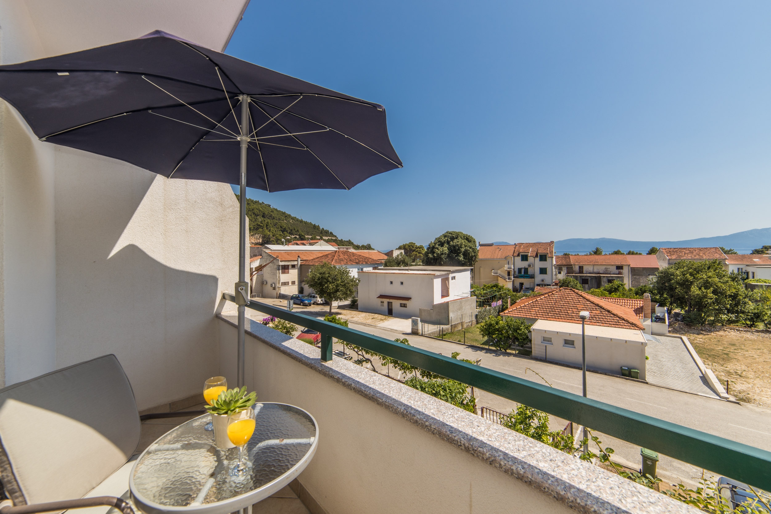 Studio flat with balcony and sea view Drvenik Donja vala, Makarska  AS-b