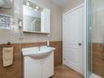 Ванная комната Drvenik Donja vala, Ванная комната в размещении типа studio-apartment, WiFi.