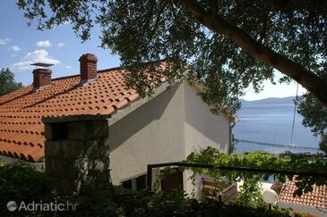 Pisak, Omiš, Hébergement 967 - Appartement à proximité de la mer avec une plage de galets.