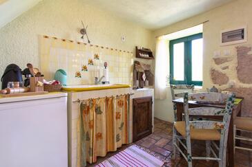 Dining room Sveta Jelena, Dining room in the apartment, dopusteni kucni ljubimci.