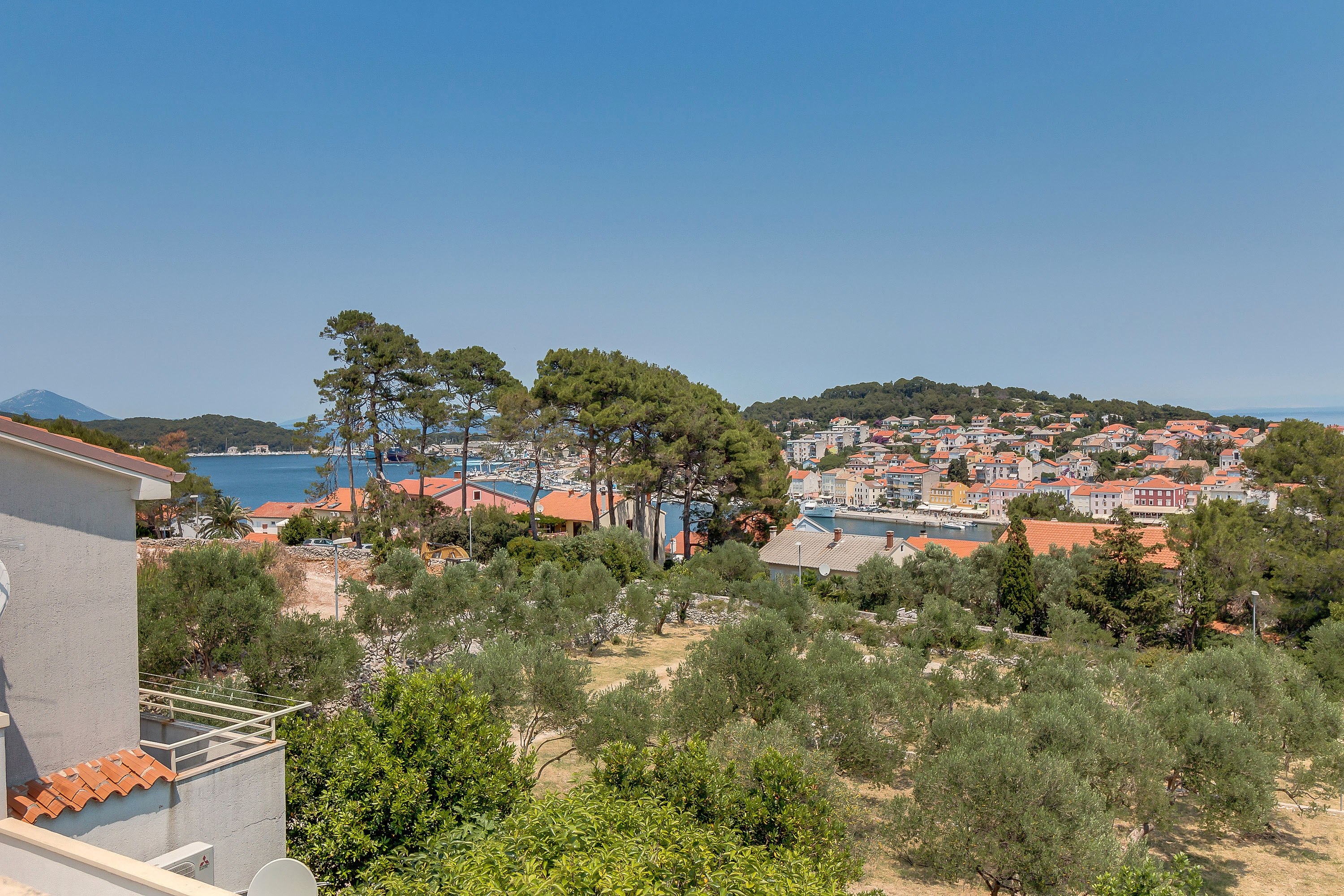 Studio flat with terrace and sea view Mali Lošinj, Lošinj  AS-b