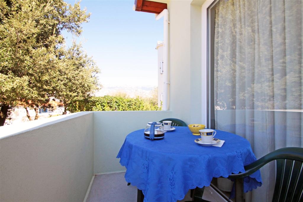 Two bedroom house with terrace and sea view Vinjerac, Zadar  K
