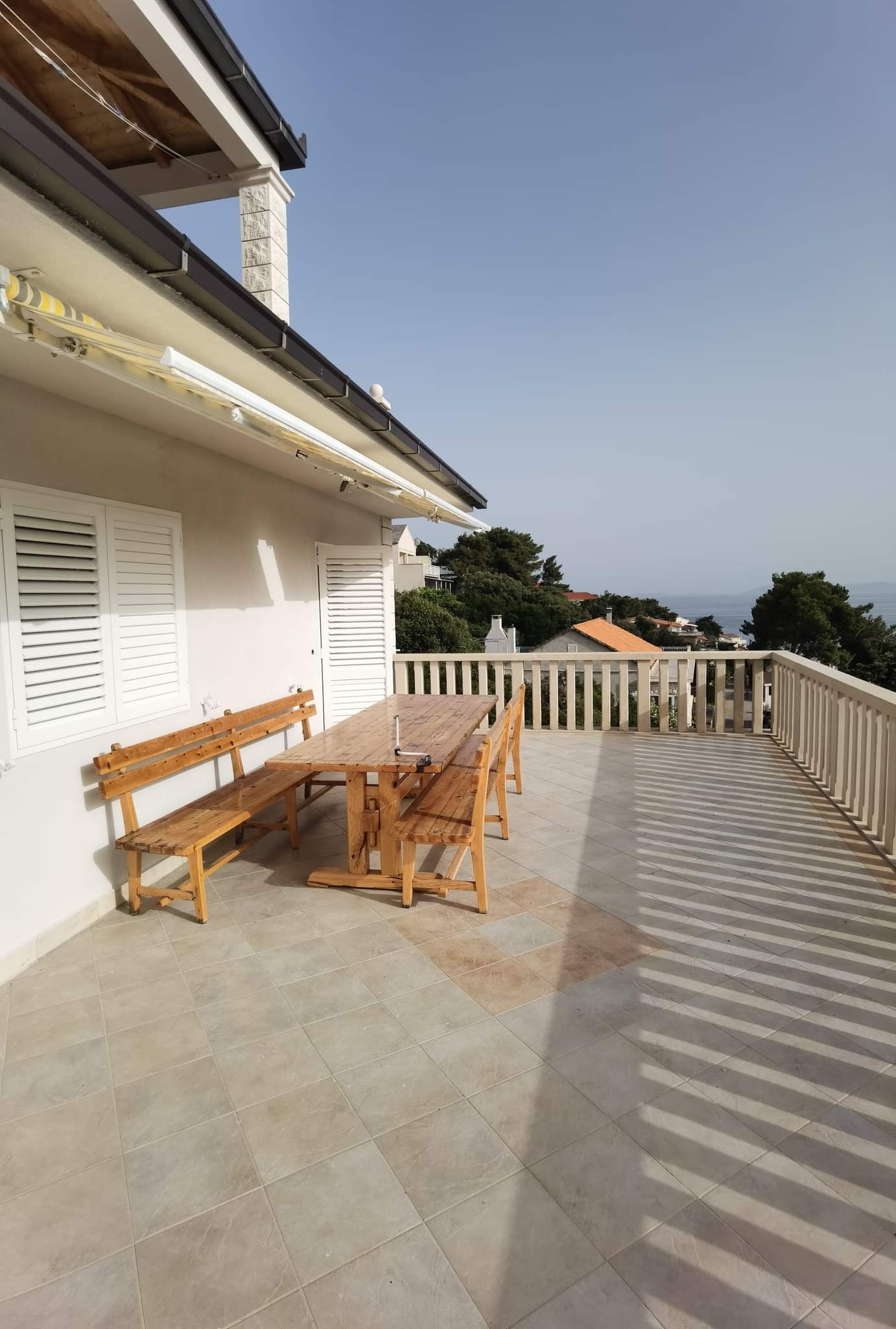 Three bedroom apartment with terrace and sea view Zavalatica, Korčula  A-b
