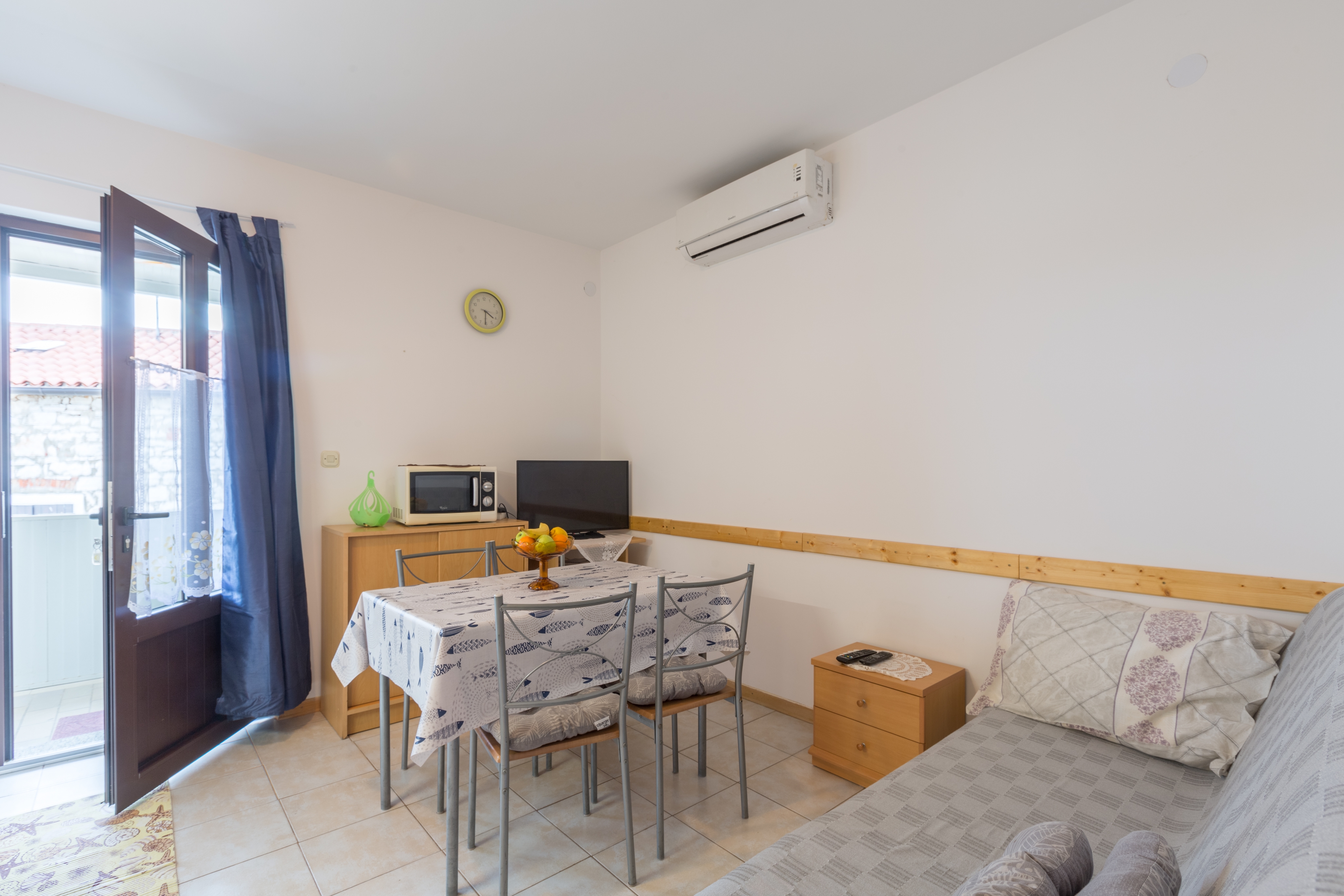 One bedroom apartment near beach Sveti Ivan, Umag (A-9692-a) One bedroom apartment near beach Sveti Ivan, Umag (A-9692-a)