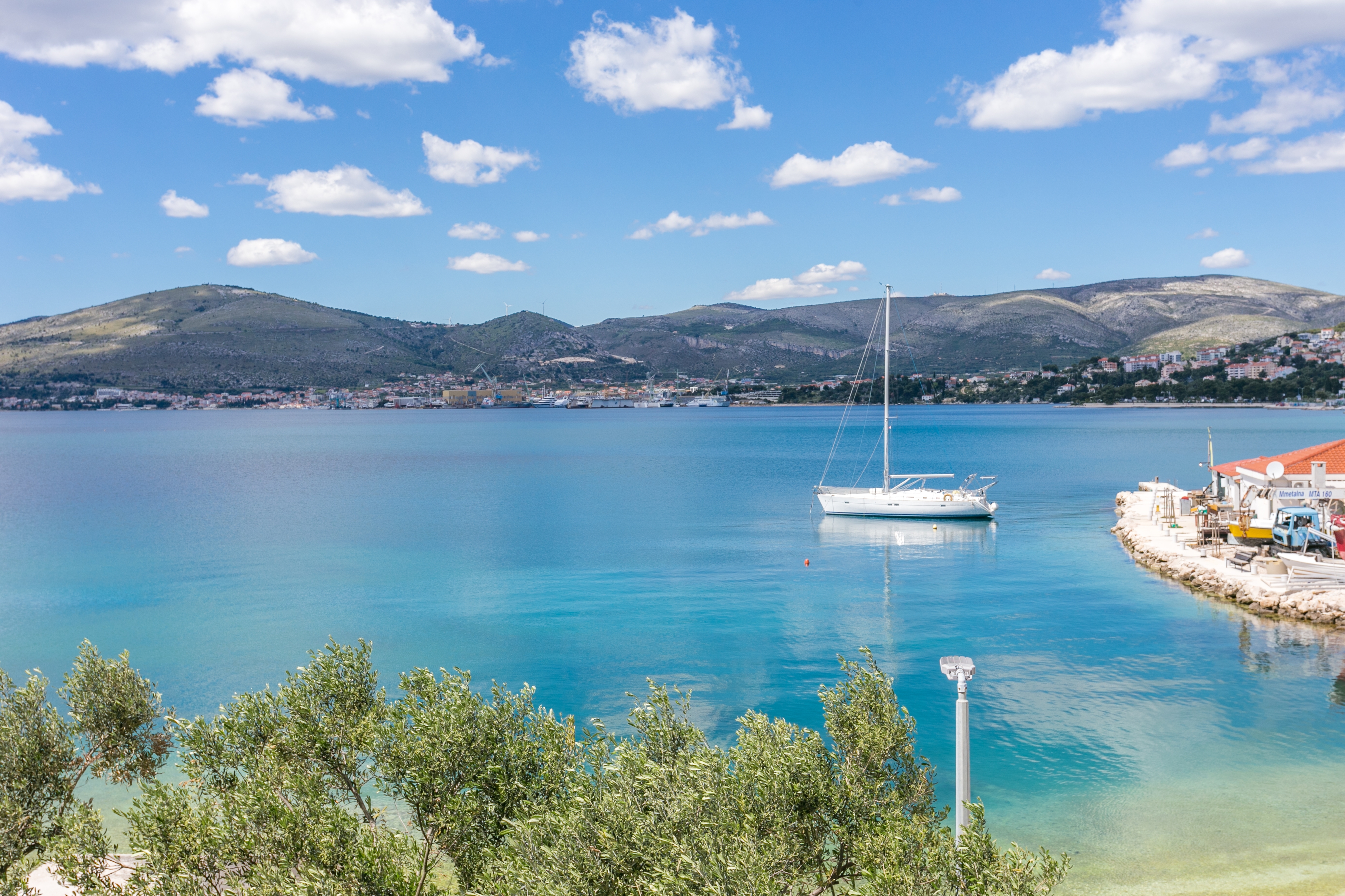 One bedroom apartment near beach Okrug Gornji, Čiovo  A-a