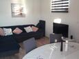 Living room Okrug Gornji, Living room in the apartment, (pet friendly) and WiFi.