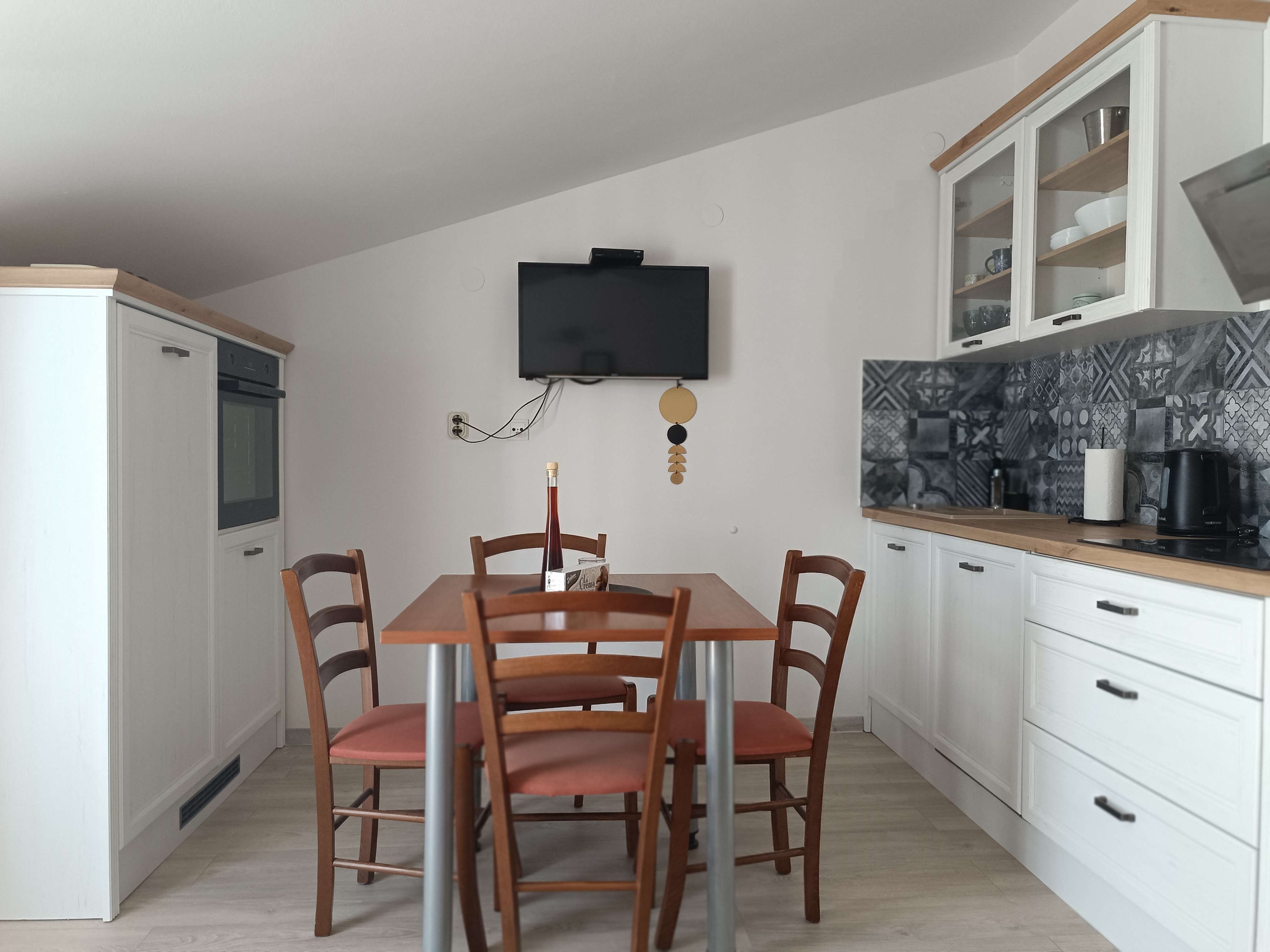 One bedroom apartment near beach Okrug Gornji, Čiovo (A-9694-c)