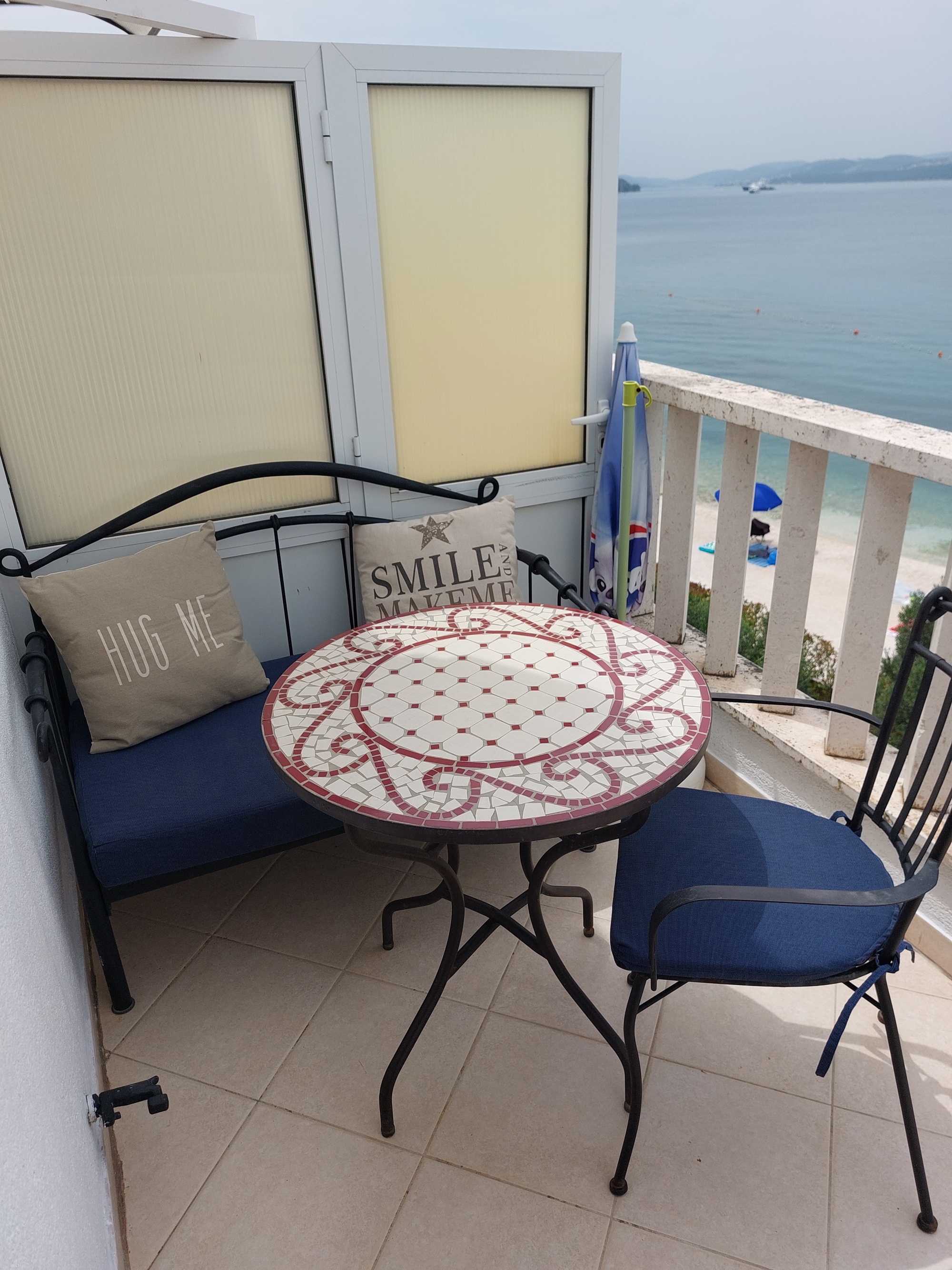 One bedroom apartment near beach Okrug Gornji, Čiovo  A-c