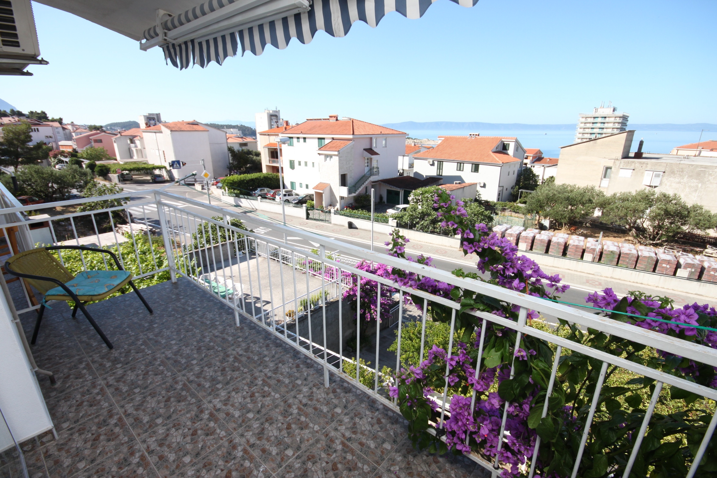 Two bedroom apartment with balcony and sea view Makarska  A-a