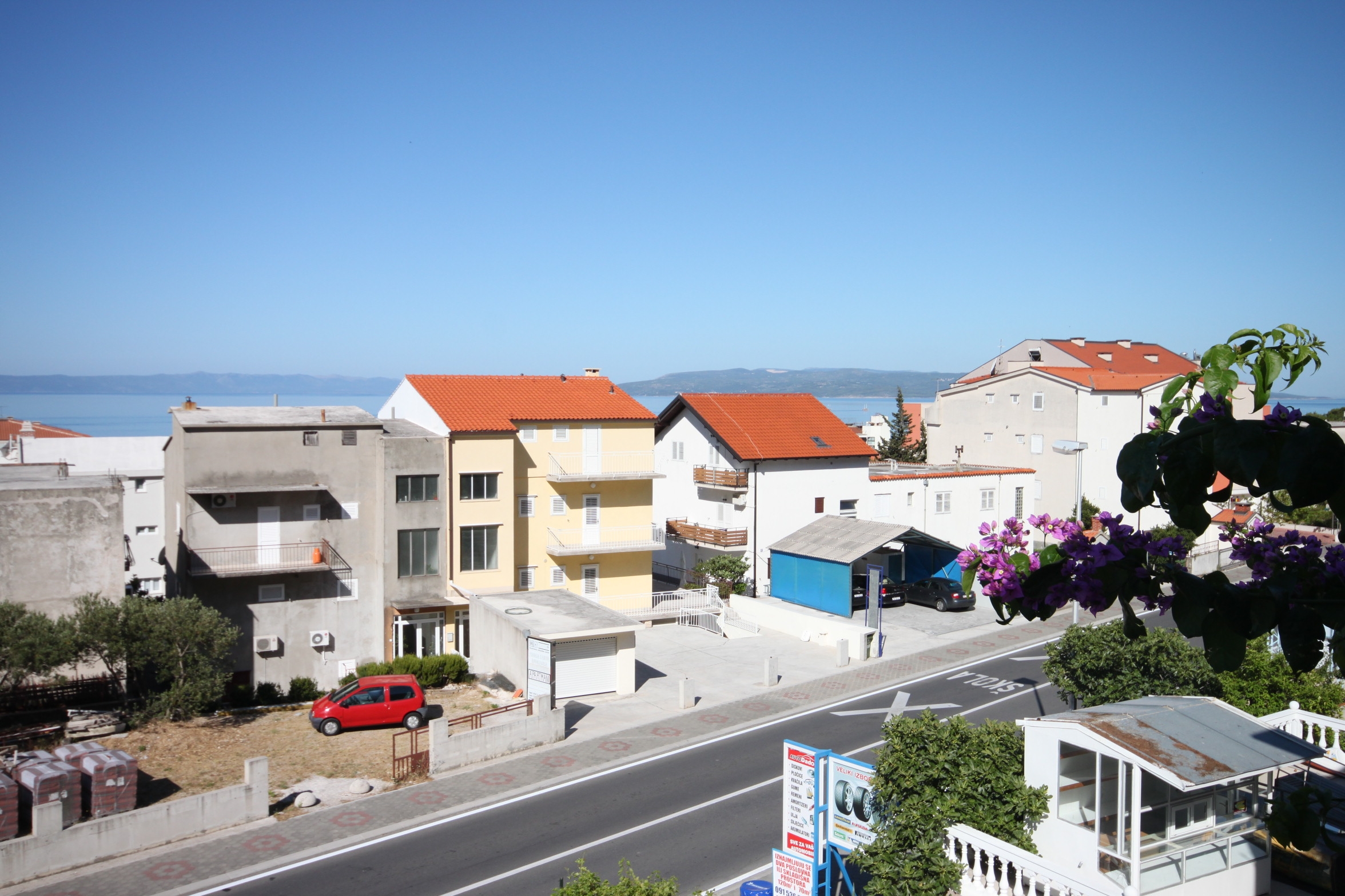 Two bedroom apartment with balcony and sea view Makarska  A-a