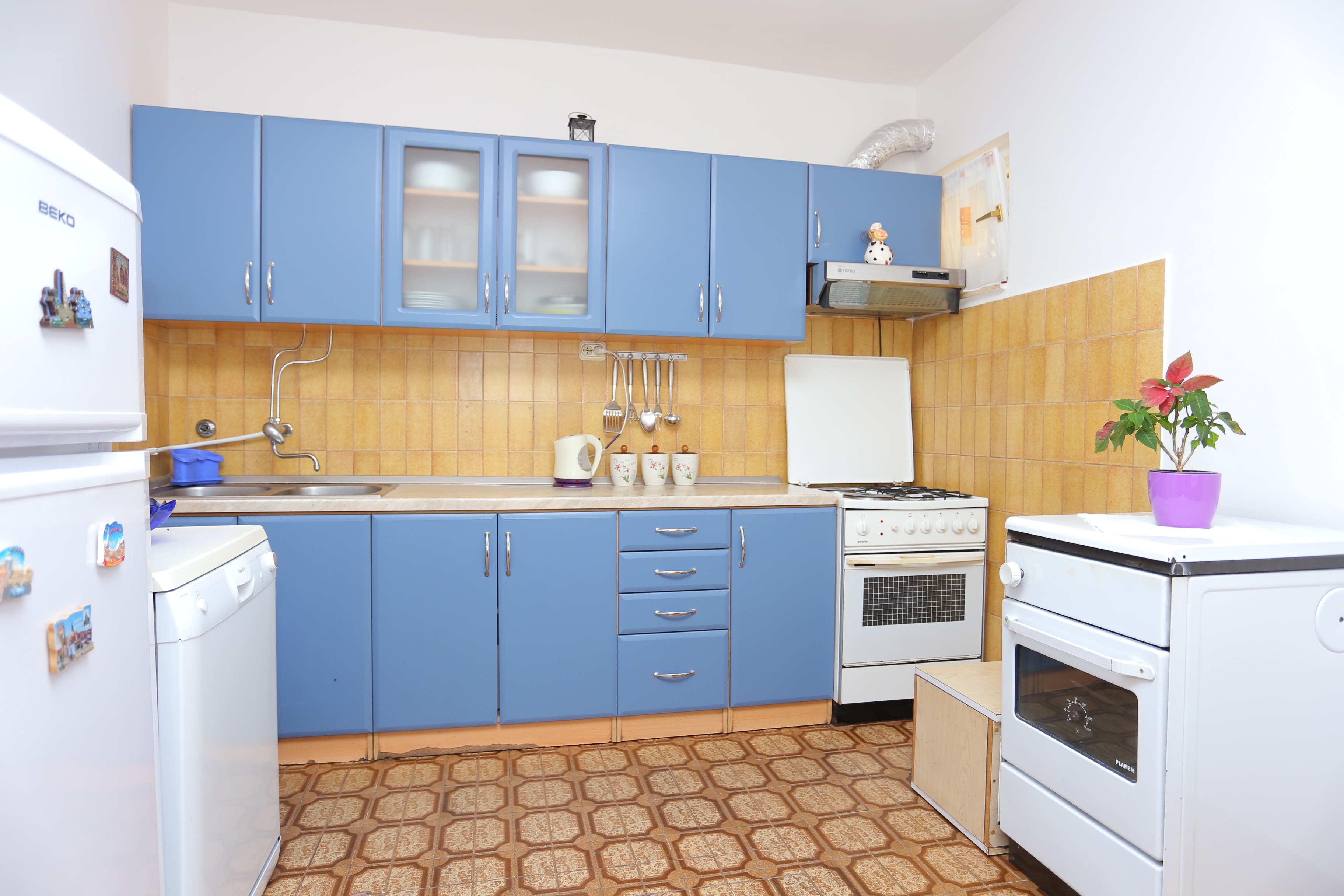 Two bedroom apartment with terrace and sea view Mali Rat, Omiš  A-a
