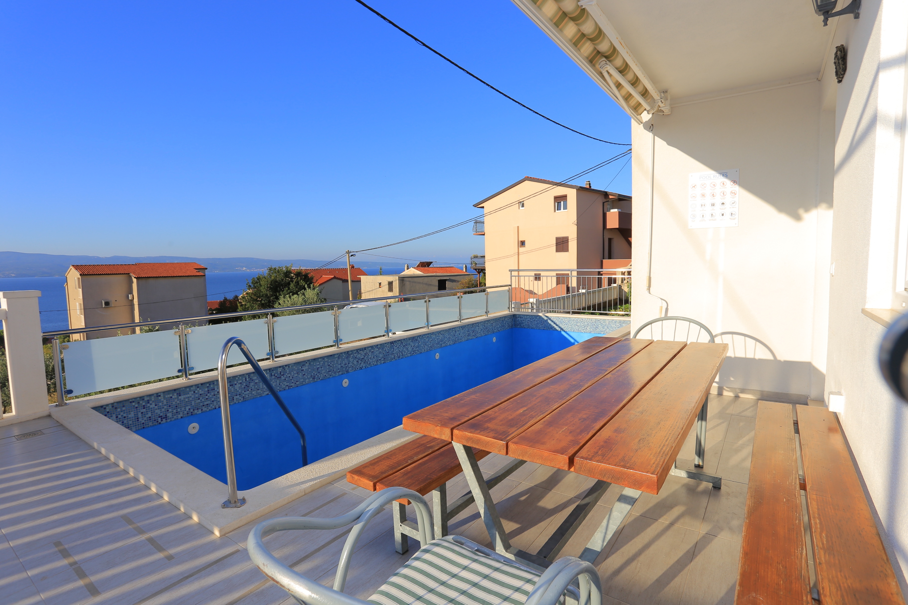Two bedroom apartment with terrace and sea view Mali Rat, Omiš  A-a