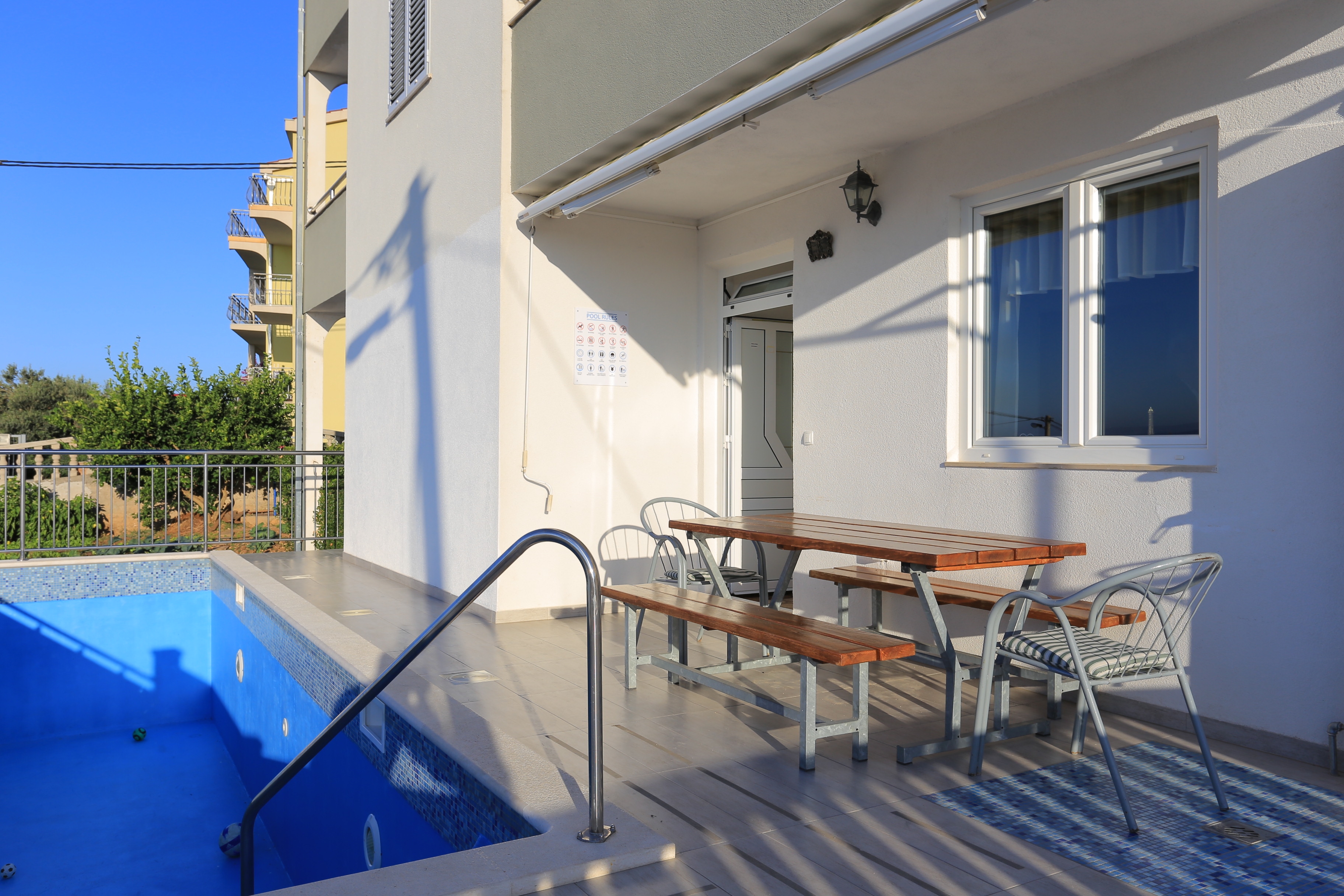 Two bedroom apartment with terrace and sea view Mali Rat, Omiš (A-9698-a)